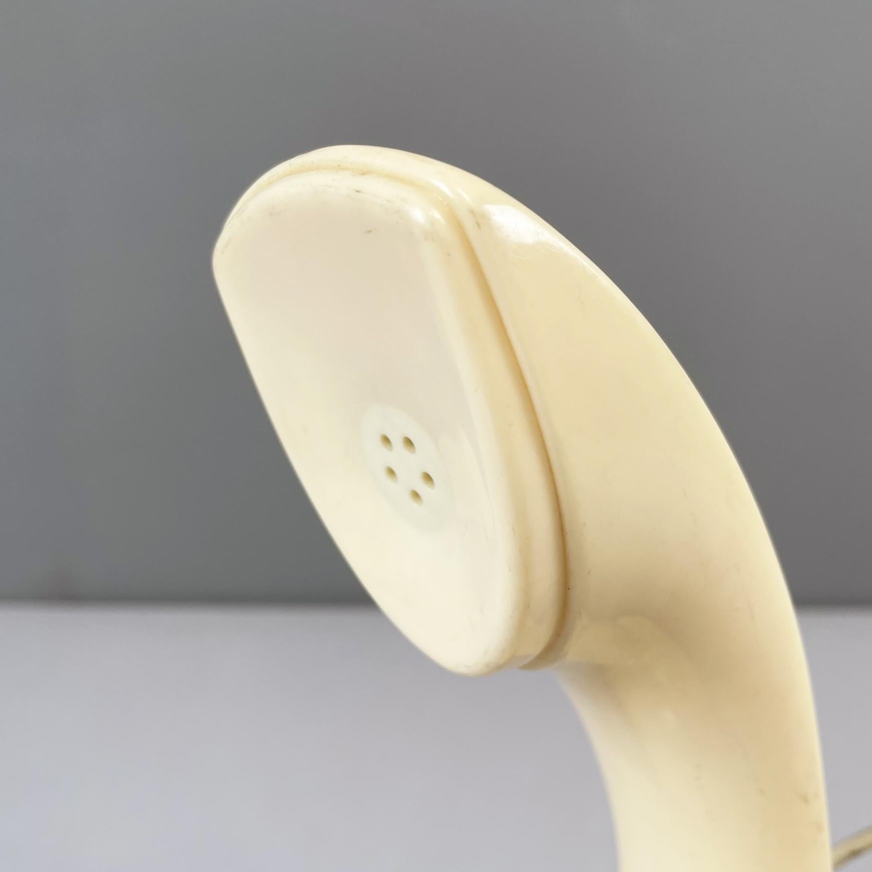 Suède, milieu du siècle Téléphone de bureau en plastique beige Ericofon Cobra par Ericsson, années 1950 Bon état - En vente à MIlano, IT