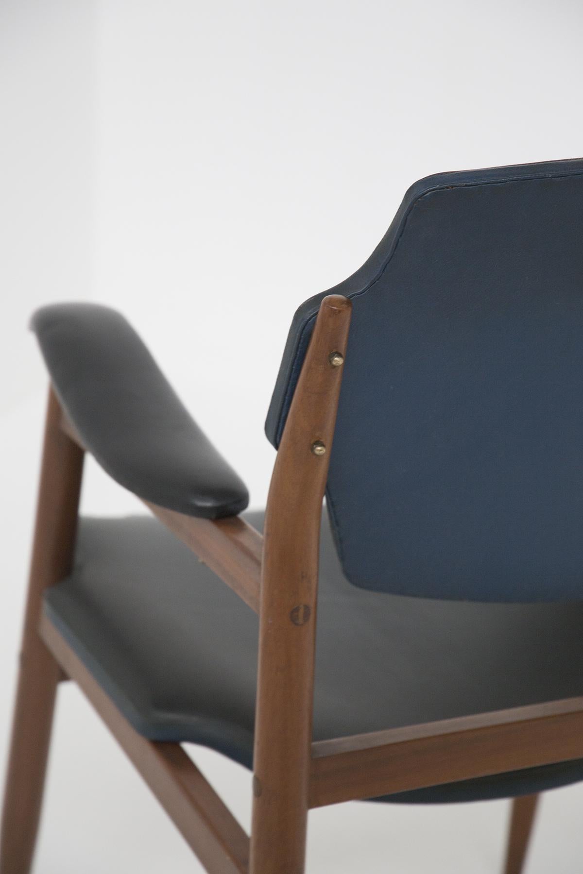Sweden Vintage Armchair in Wood and Leather att. to Gunnar Asplund In Good Condition In Milano, IT