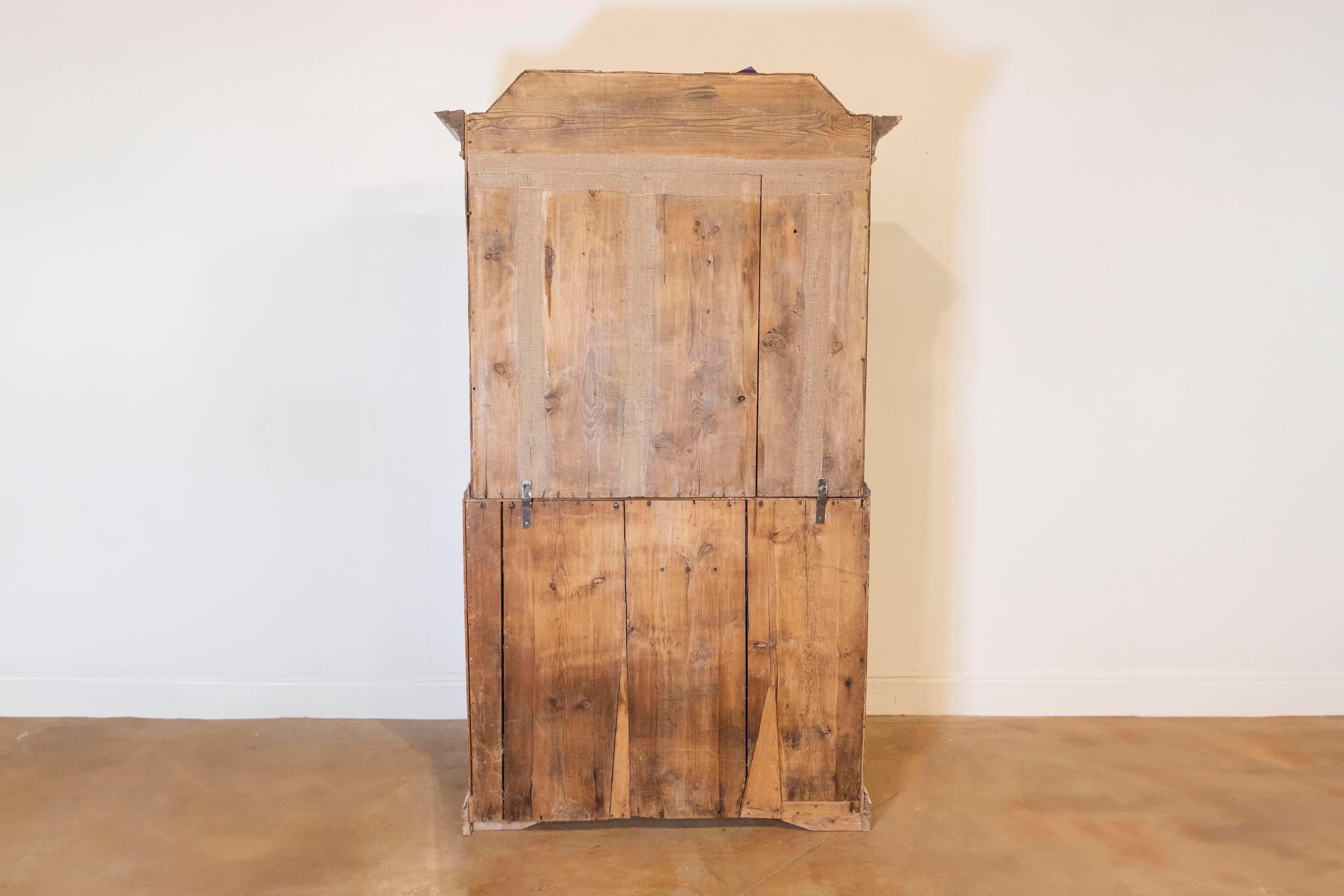 XVIIIe siècle Secrétaire suédois d'époque baroque des années 1770 peint en gris clair avec table à rabat sur le devant en vente