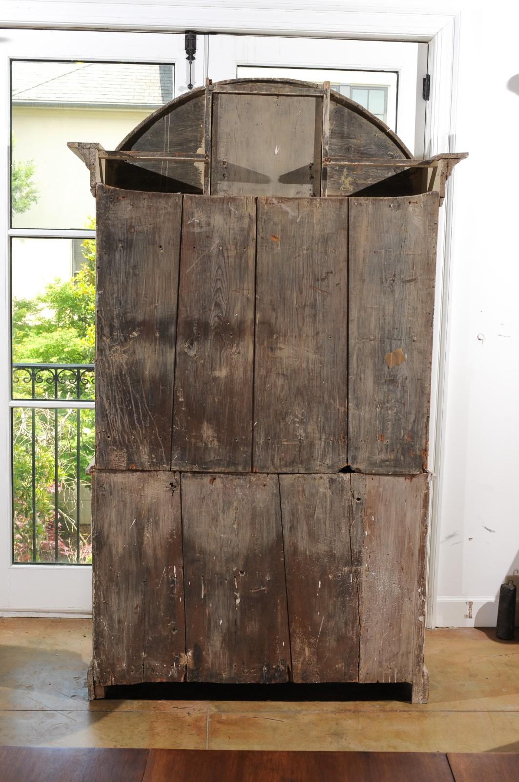 Swedish 1780s Gustavian Painted Clock Cupboard with Bonnet Top and Doors 3
