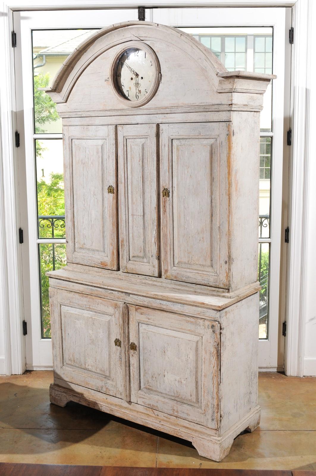Swedish 1780s Gustavian Painted Clock Cupboard with Bonnet Top and Doors 5