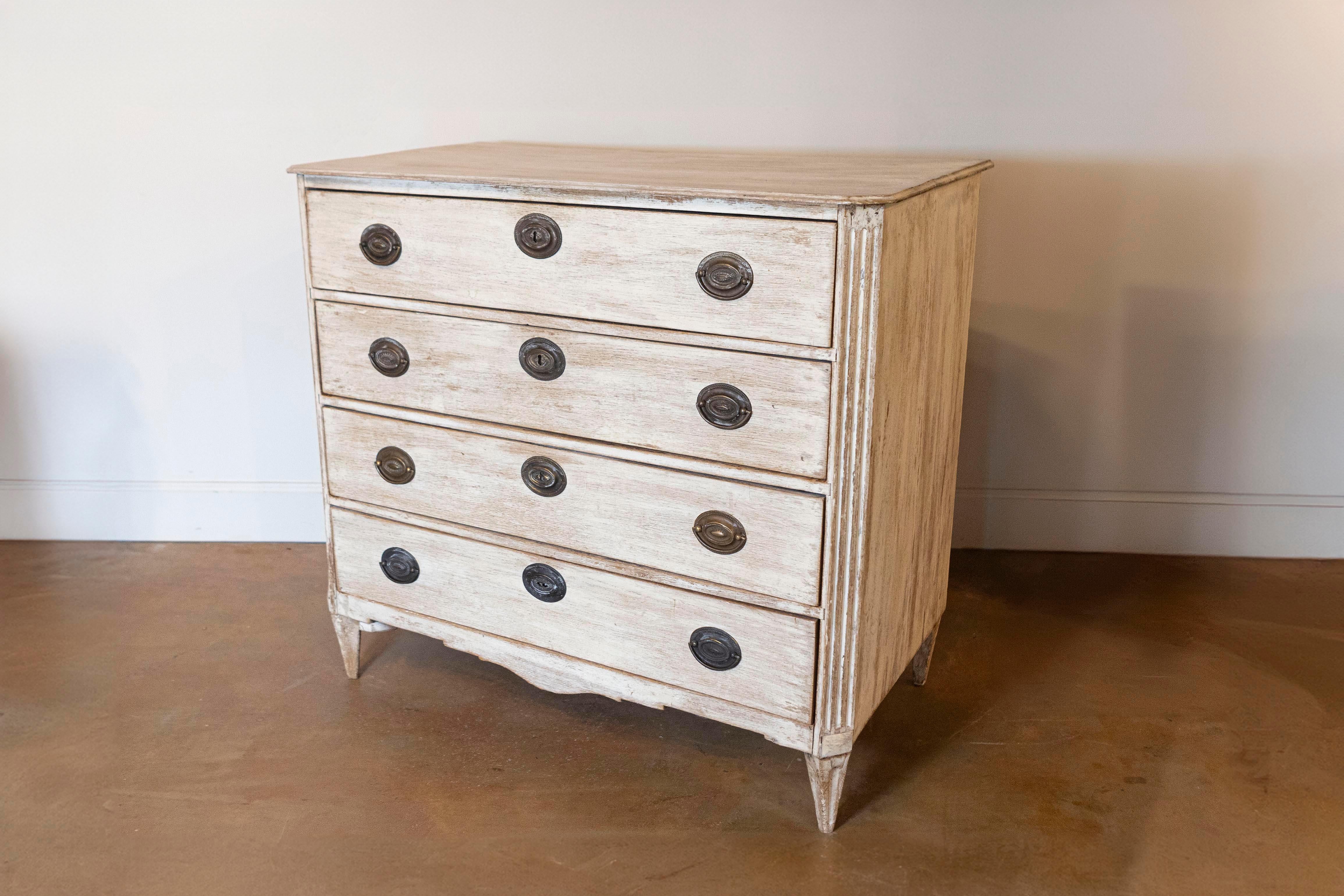 18th Century Swedish 1780s Gustavian Period Four-Drawer Commode with Chamfered Side Posts For Sale