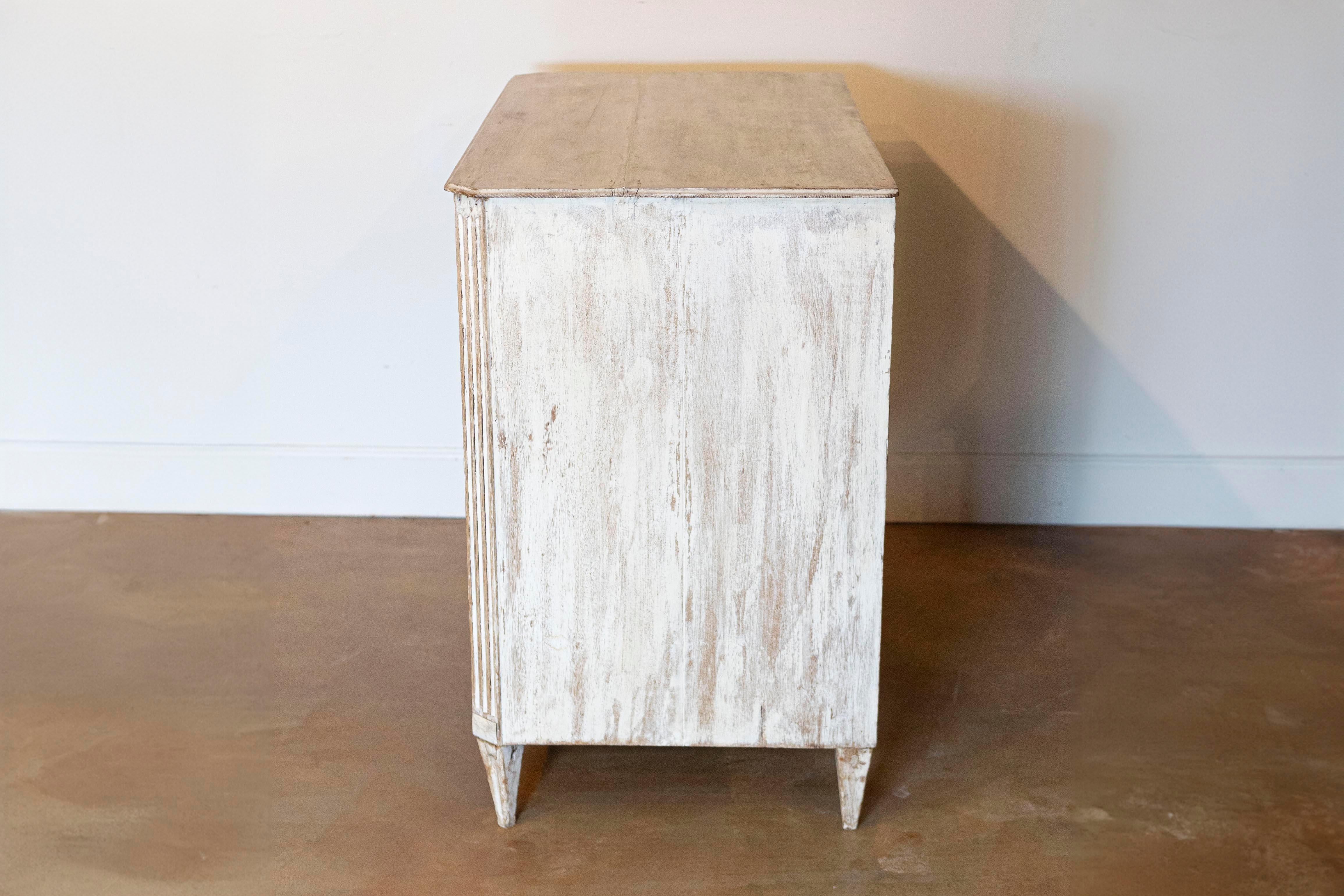 Wood Swedish 1780s Gustavian Period Four-Drawer Commode with Chamfered Side Posts For Sale