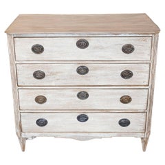 Antique Swedish 1780s Gustavian Period Four-Drawer Commode with Chamfered Side Posts