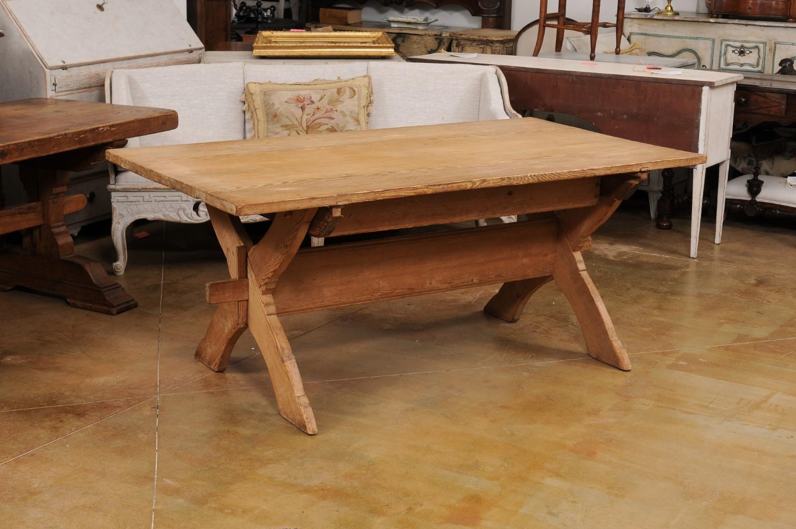 Swedish 1790s European Pine Sawbuck Table with Drawer and Double X-Form Legs For Sale 3