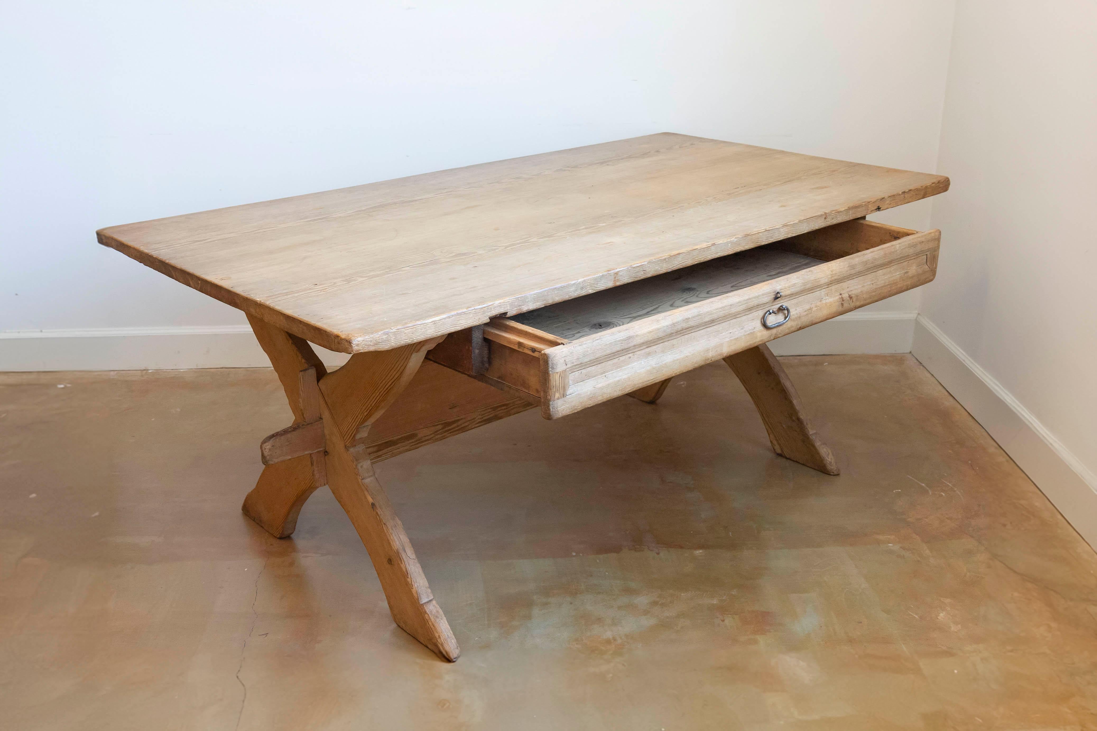 Rustic Swedish 1790s European Pine Sawbuck Table with Drawer and Double X-Form Legs For Sale