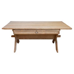 Swedish 1790s European Pine Sawbuck Table with Drawer and Double X-Form Legs