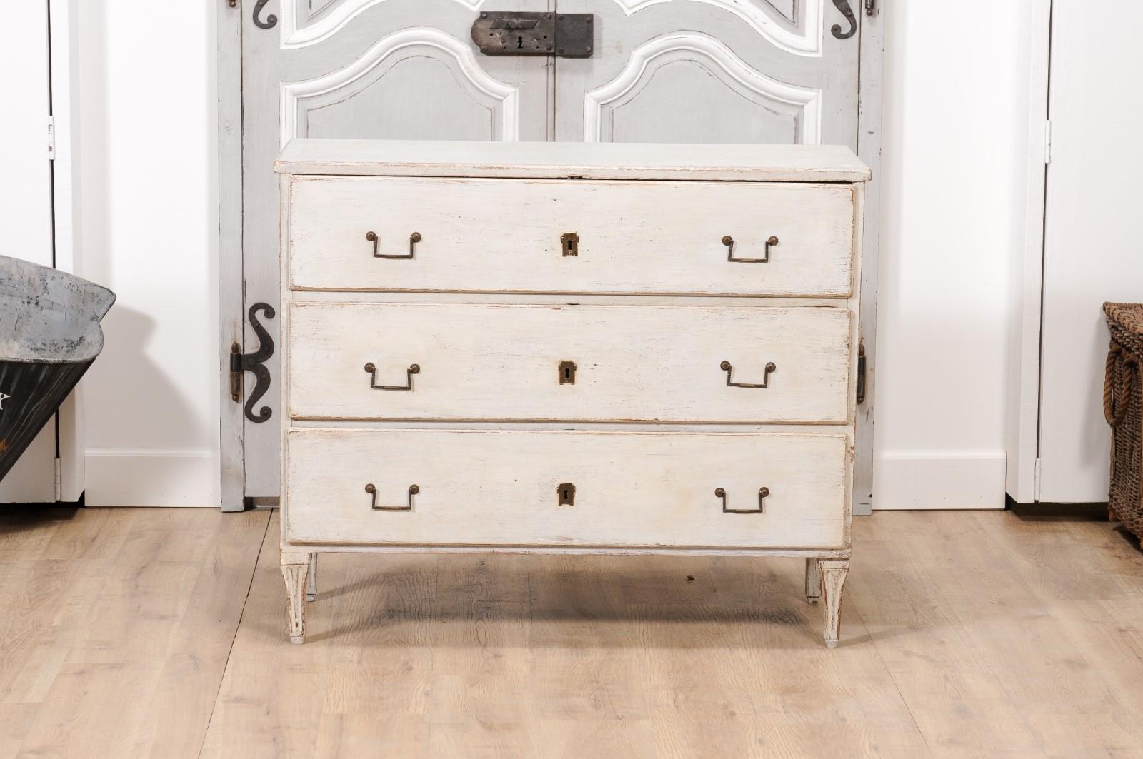 Swedish 1790s Gustavian Period Painted Three-Drawer Chest with Carved Feet For Sale 7