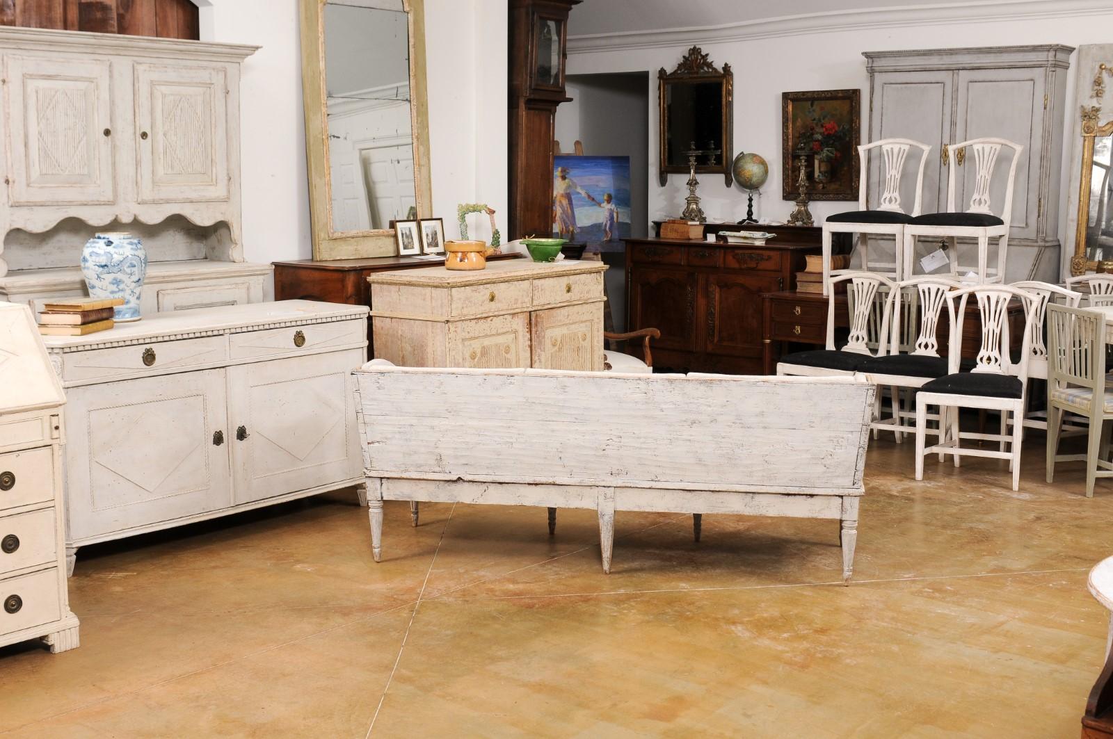 Swedish 1790s Gustavian Period Painted Trågsoffa with Carved Guilloche Frieze 3