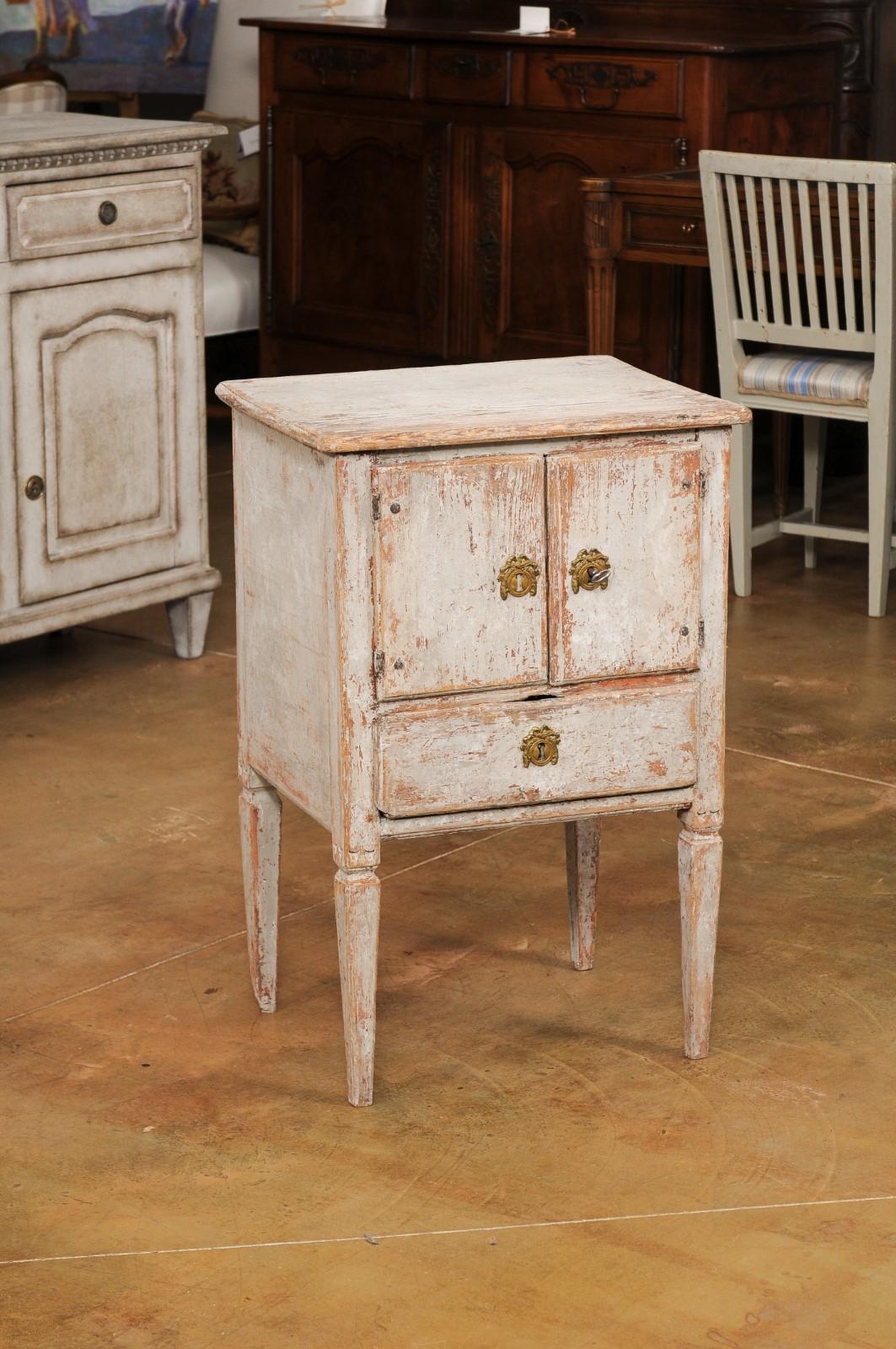 Swedish 1790s Gustavian Period Painted Wood Nightstand with Distressed Patina In Good Condition In Atlanta, GA