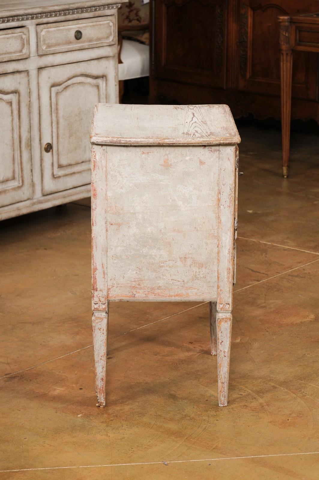 Swedish 1790s Gustavian Period Painted Wood Nightstand with Distressed Patina 2