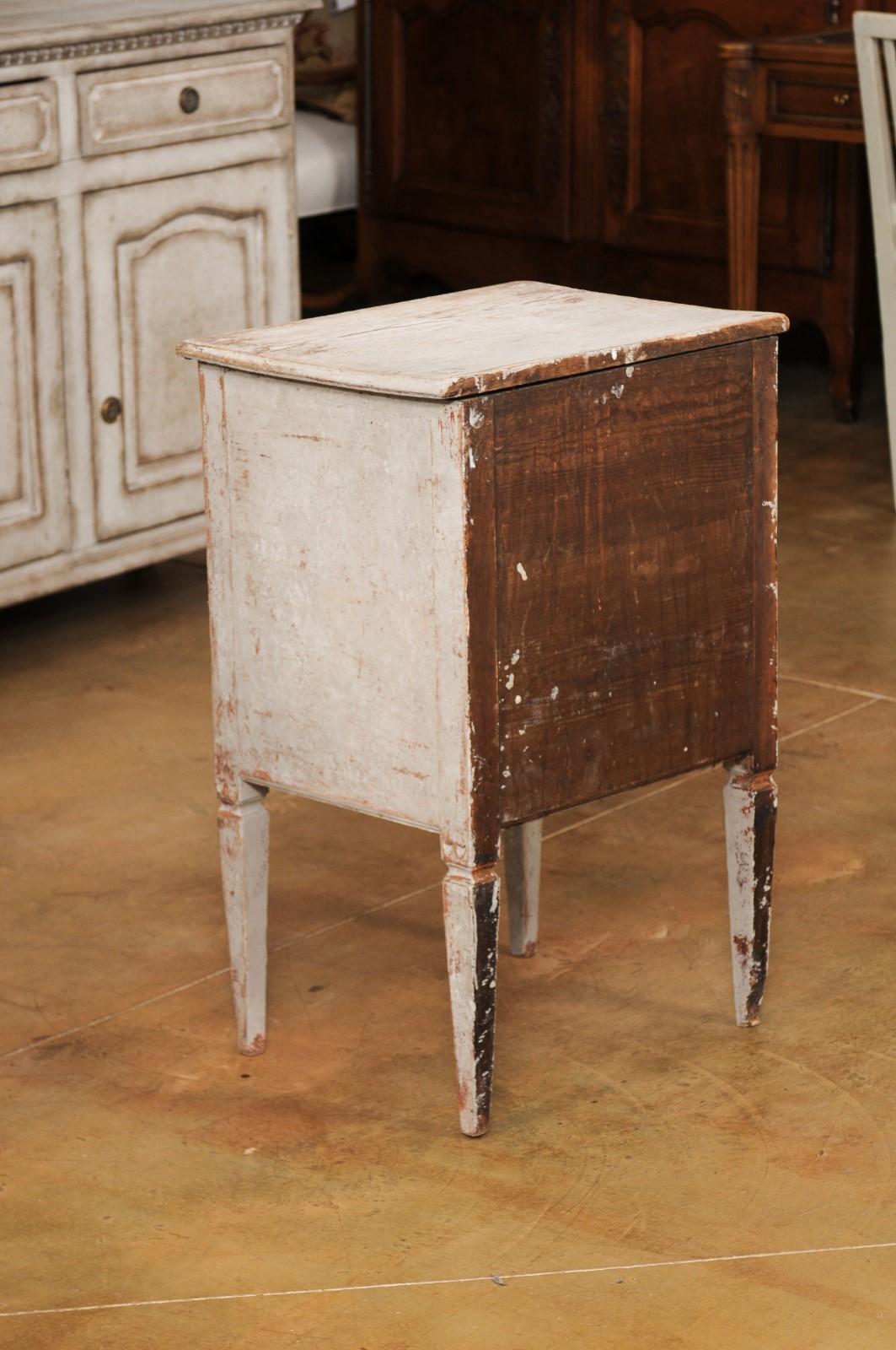 Swedish 1790s Gustavian Period Painted Wood Nightstand with Distressed Patina 5