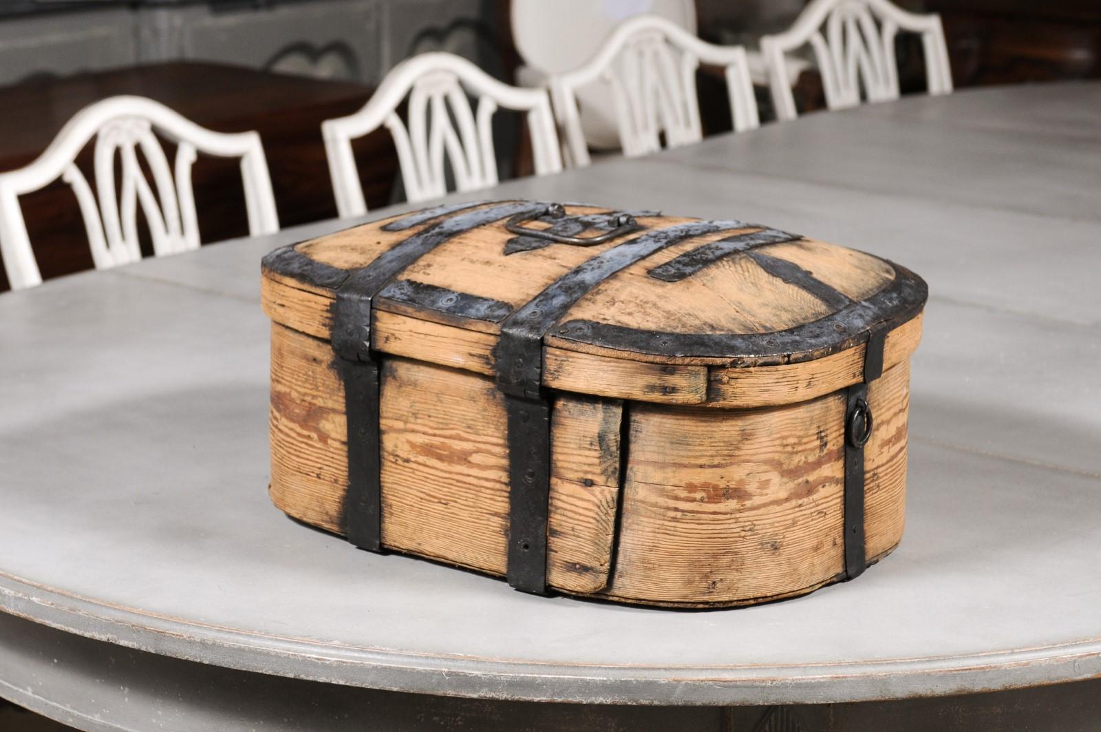 Swedish 1790s Rustic Oval Top Wooden Box with Iron Accents and Distressed Patina For Sale 5