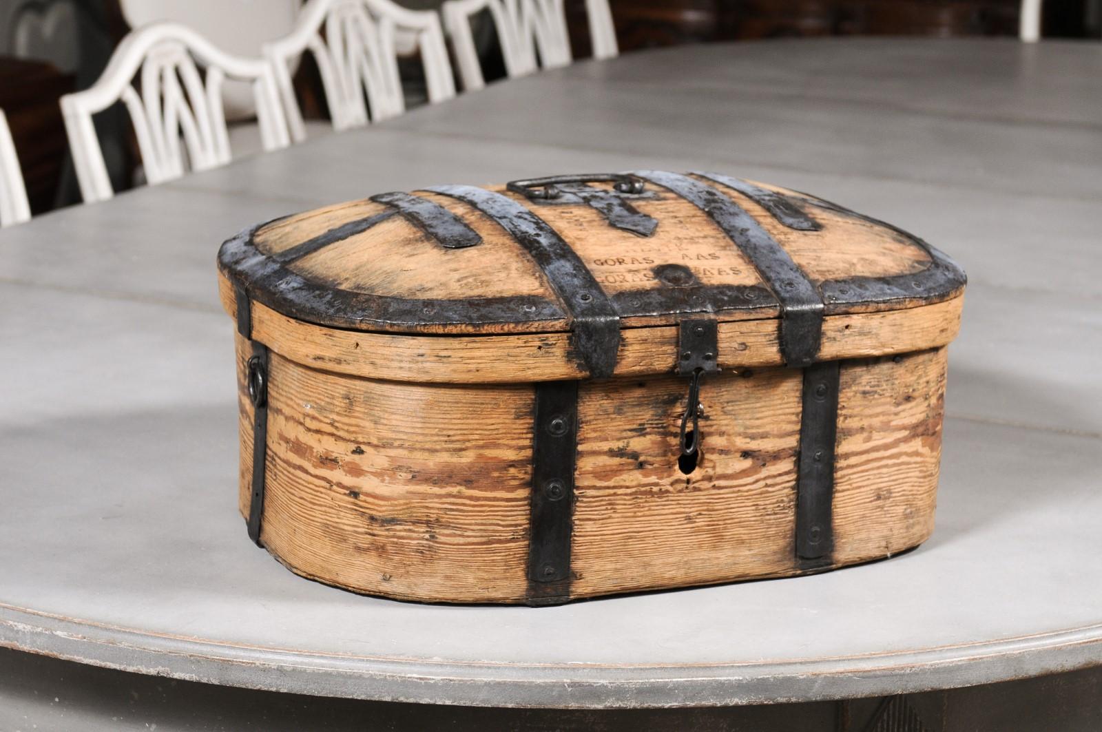 Swedish 1790s Rustic Oval Top Wooden Box with Iron Accents and Distressed Patina In Good Condition For Sale In Atlanta, GA