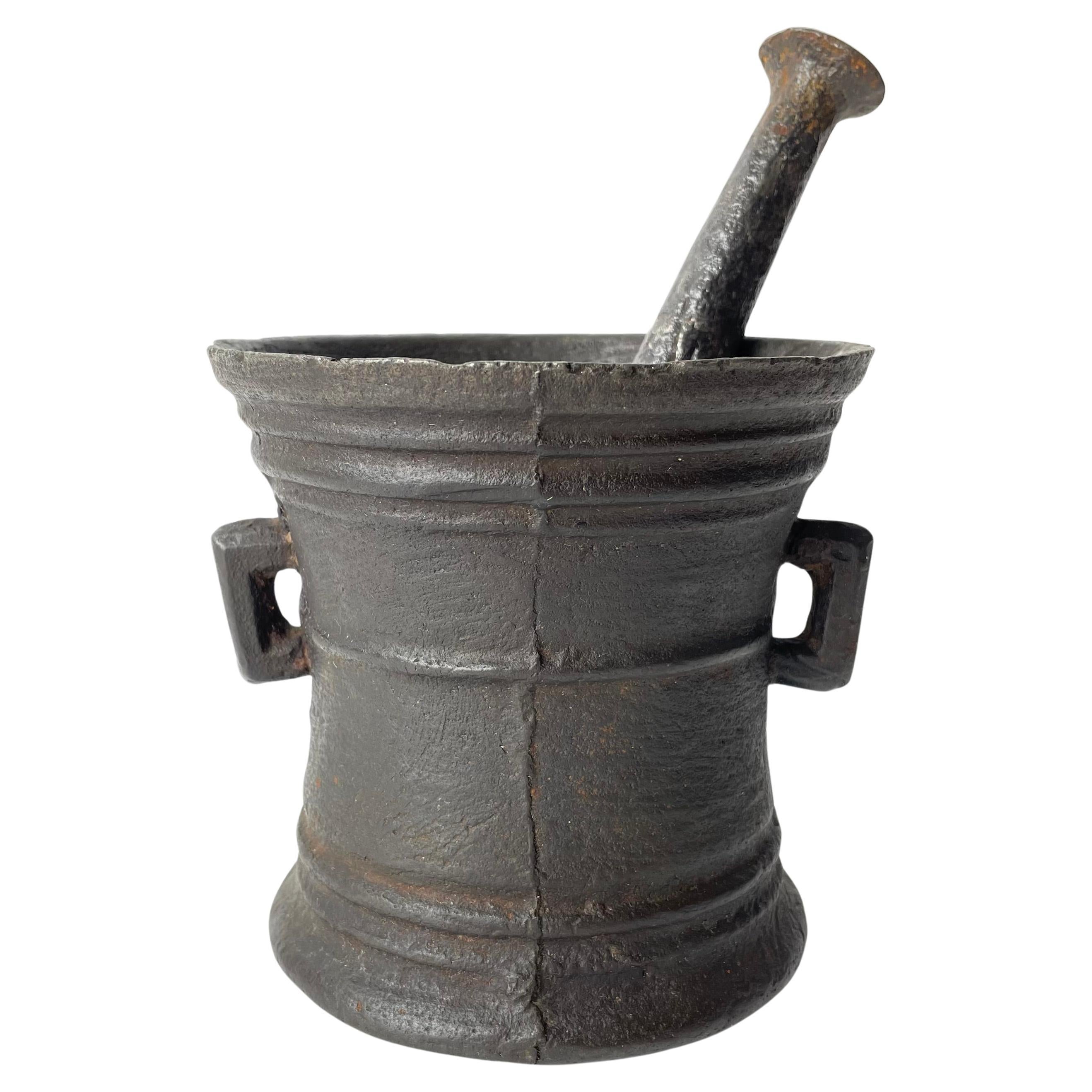 Swedish 17th Century Mortar with Pestle in cast iron with wonderful patina For Sale