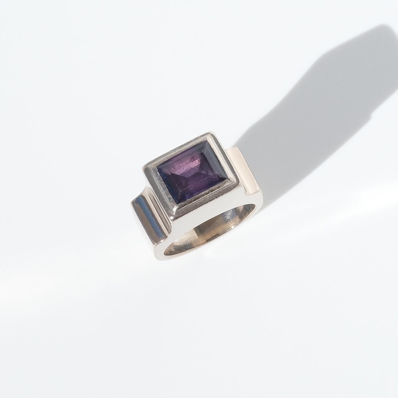 Swedish 18 k white gold ring with cut amethyst. Made 1993 by Sigurd Persson. For Sale 5