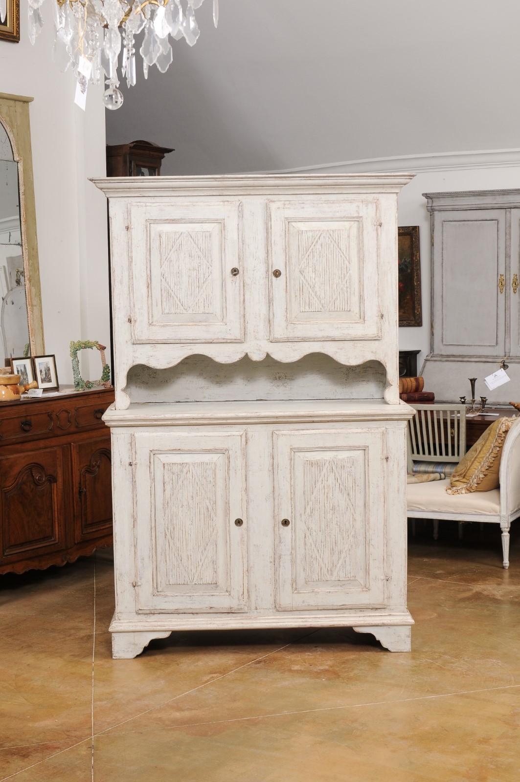 Swedish 1800s Gustavian Painted Two-Part Cabinet with Carved Diamond Motifs For Sale 6