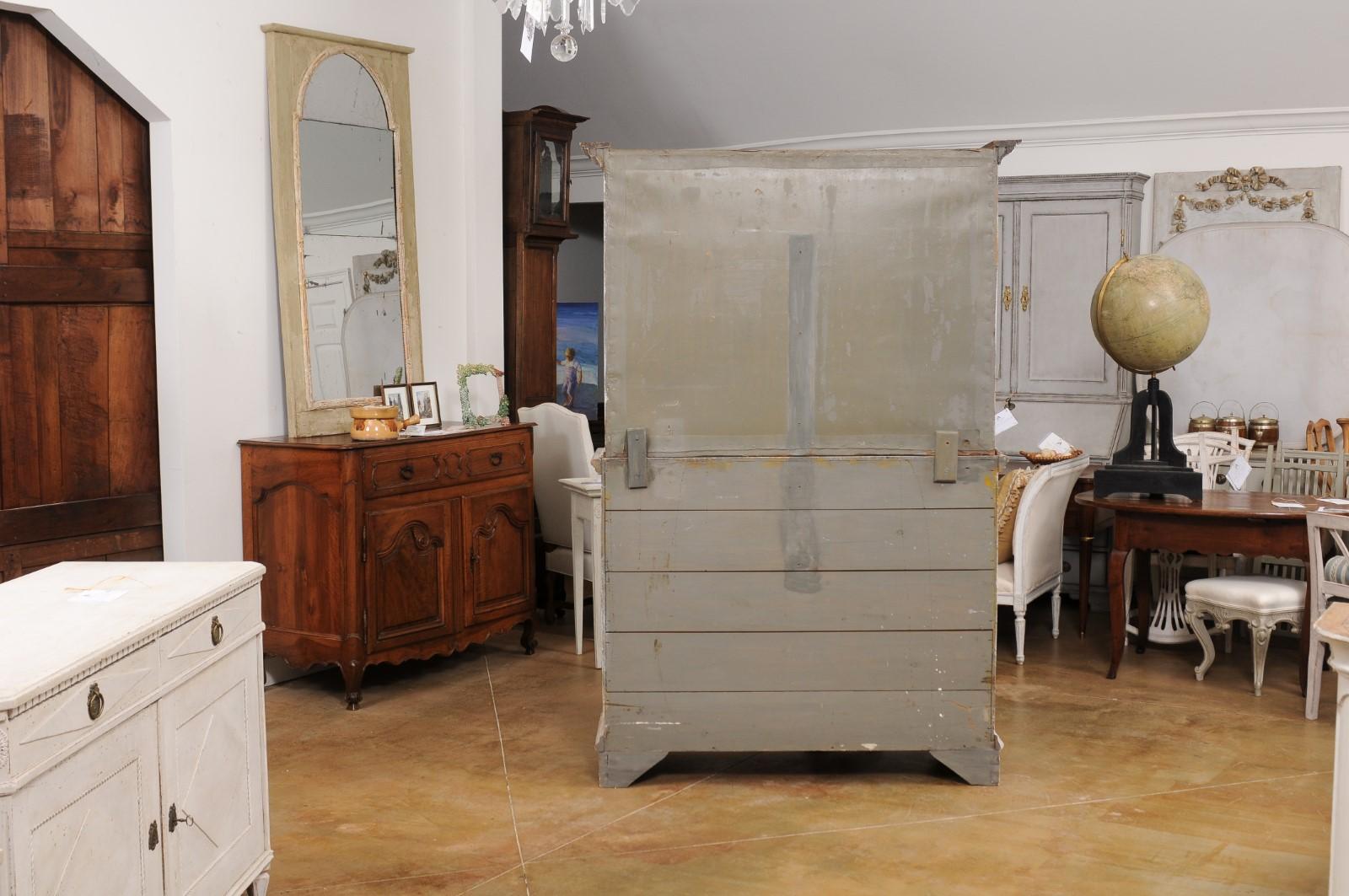 Swedish 1800s Gustavian Painted Two-Part Cabinet with Carved Diamond Motifs For Sale 2