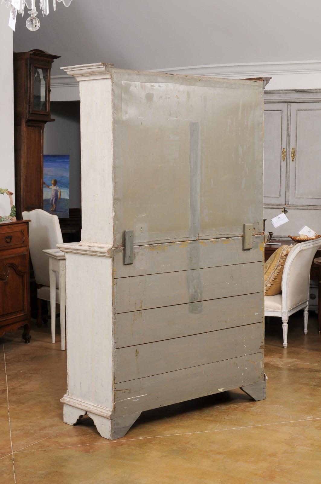 Swedish 1800s Gustavian Painted Two-Part Cabinet with Carved Diamond Motifs For Sale 3