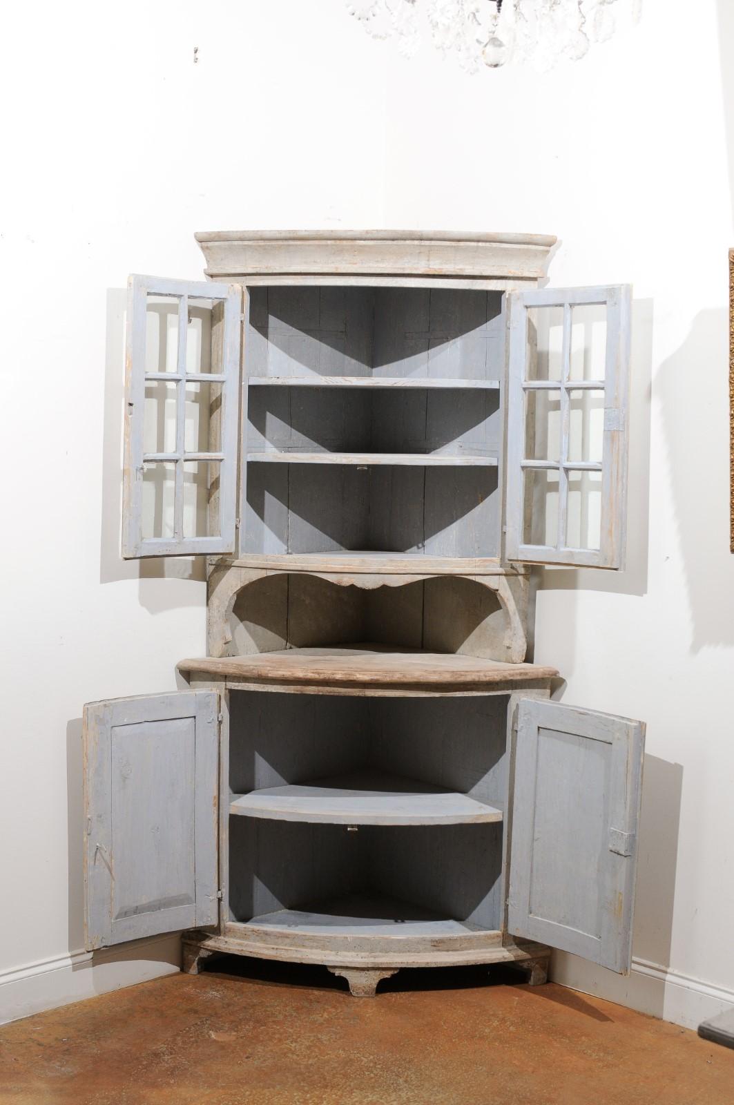 19th Century Swedish 1800s Gustavian Period Corner Cabinet with Glass Doors and Reeded Motifs