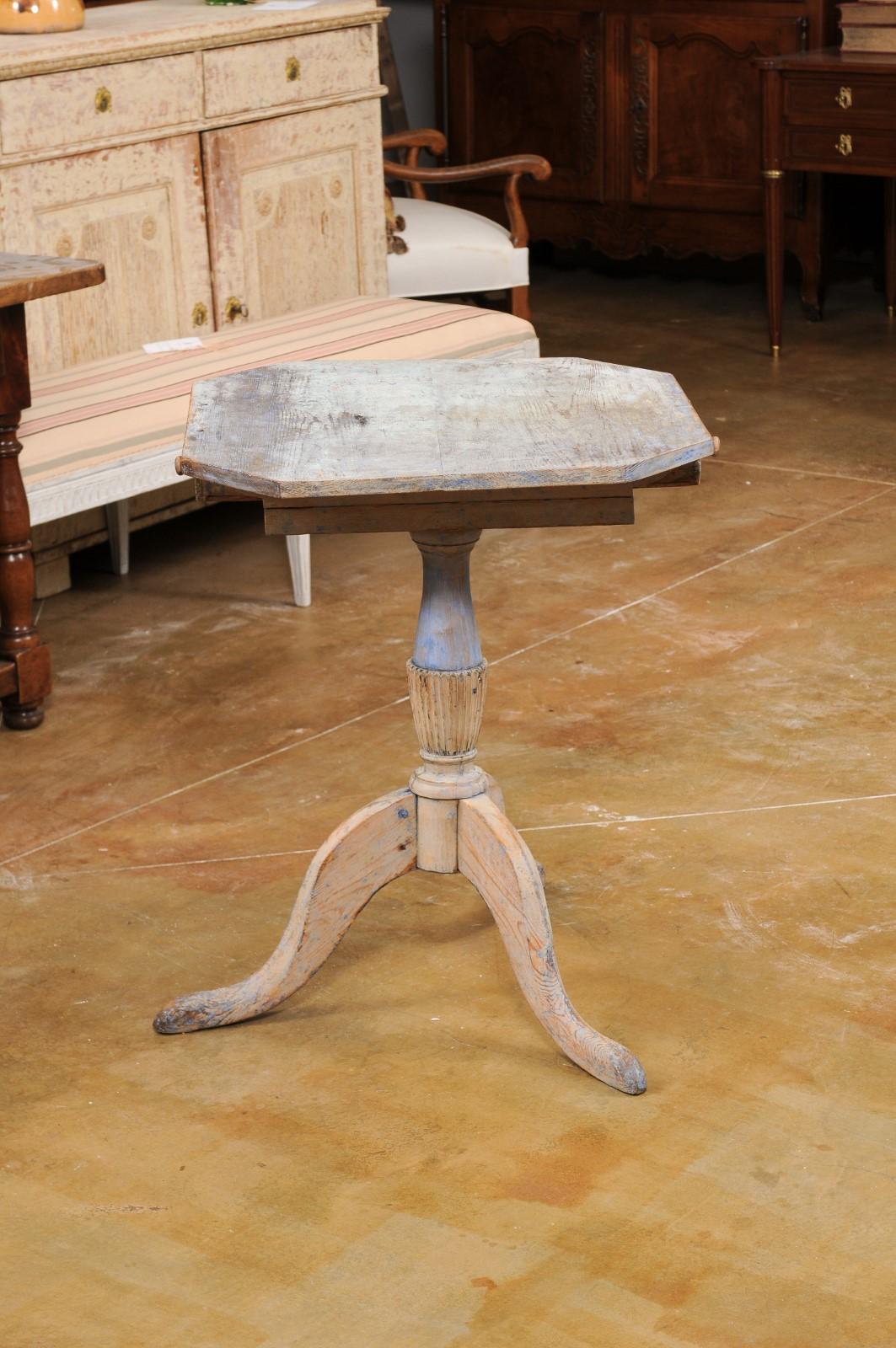 Swedish 1800s Gustavian Period Painted Guéridon Table with Distressed Patina 5