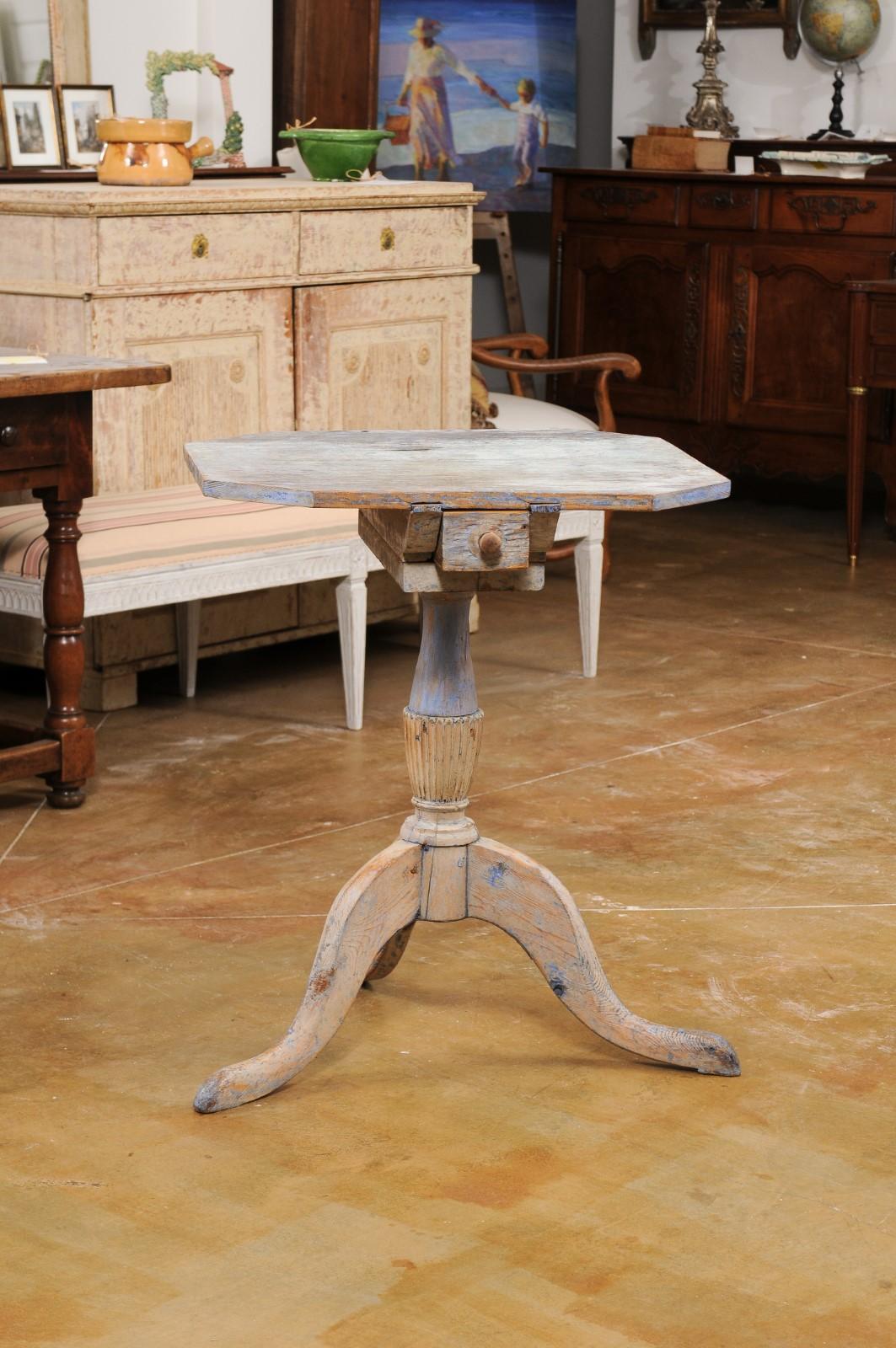 Swedish 1800s Gustavian Period Painted Guéridon Table with Distressed Patina 8