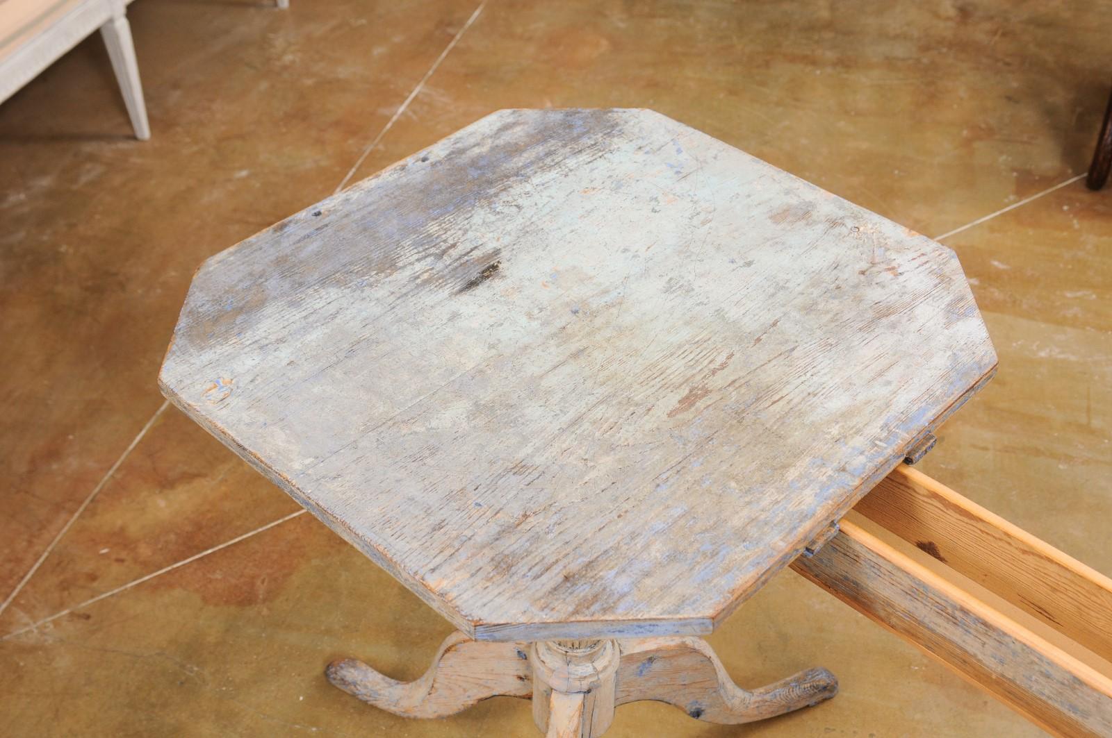 Swedish 1800s Gustavian Period Painted Guéridon Table with Distressed Patina 3