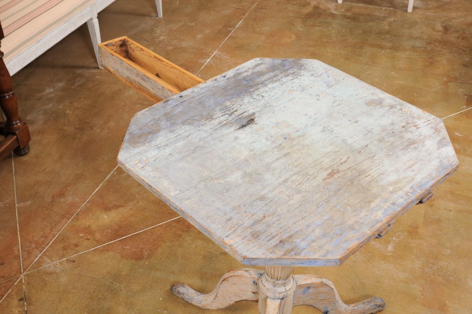 Swedish 1800s Gustavian Period Painted Guéridon Table with Distressed Patina 4