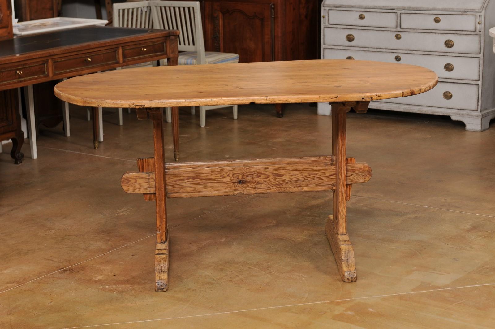 Swedish 1800s Gustavian Period Trestle Base Dining Room Table with Oval Top For Sale 4
