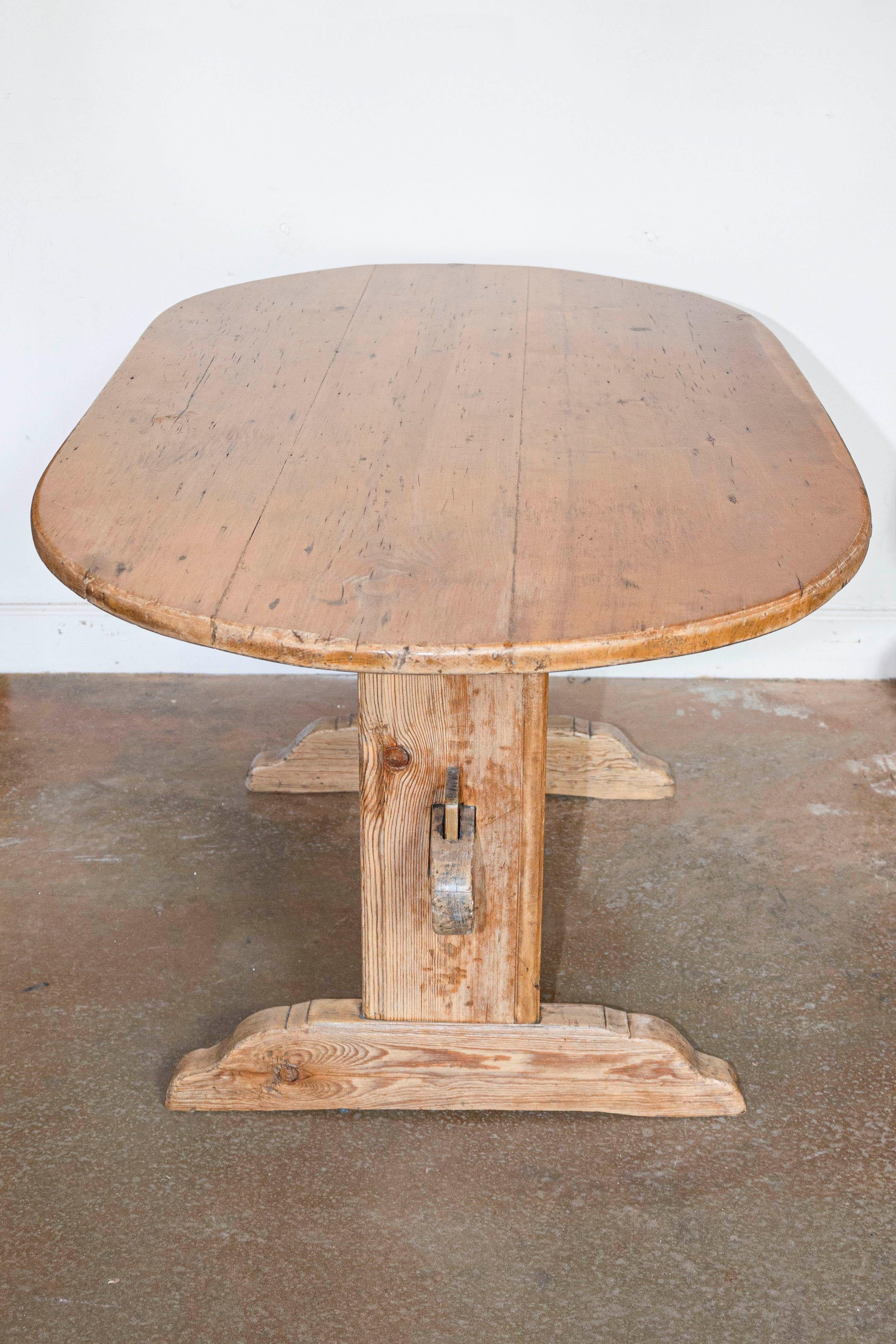 Swedish 1800s Gustavian Period Trestle Base Dining Room Table with Oval Top For Sale 1