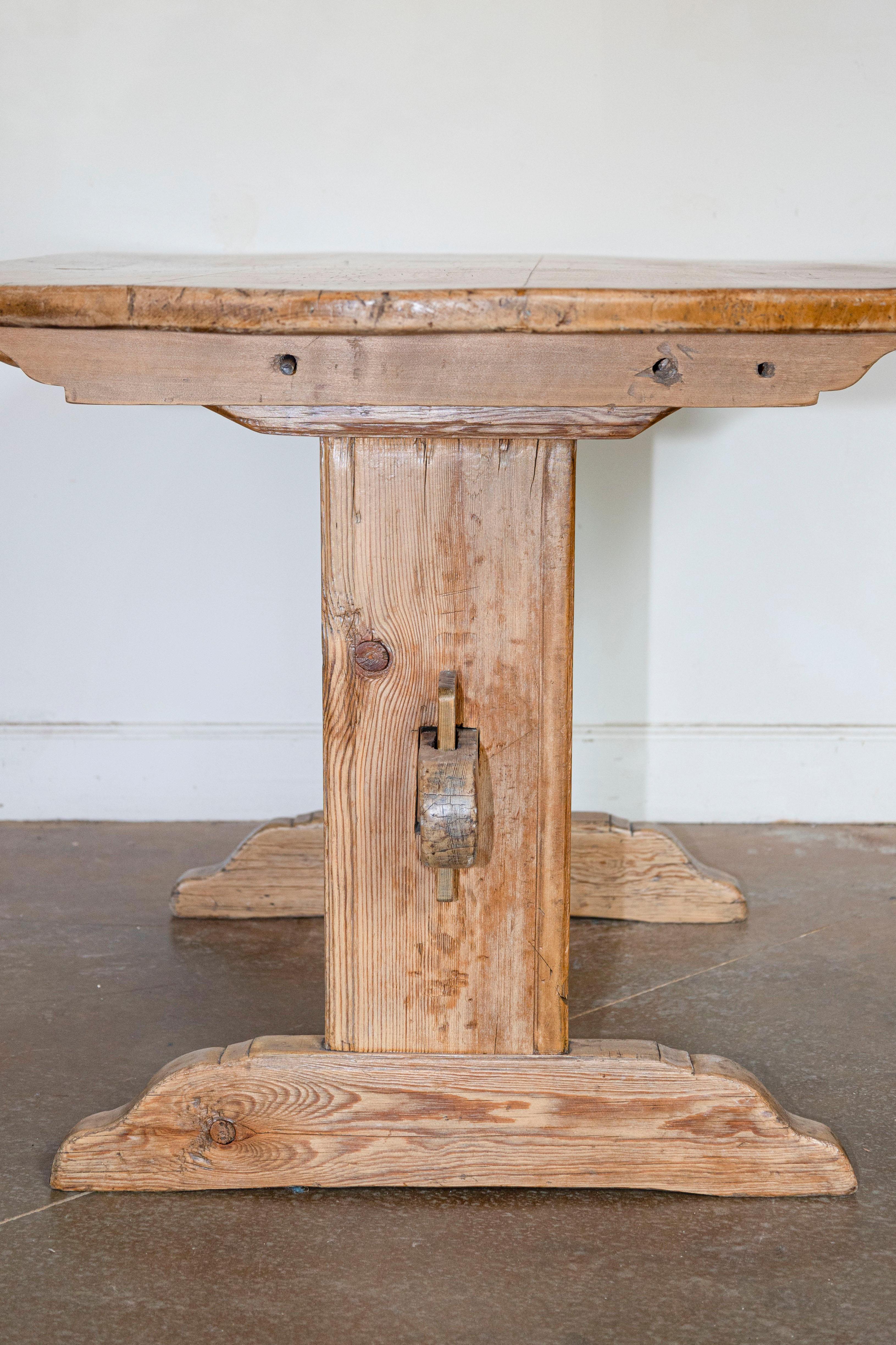 Swedish 1800s Gustavian Period Trestle Base Dining Room Table with Oval Top For Sale 2