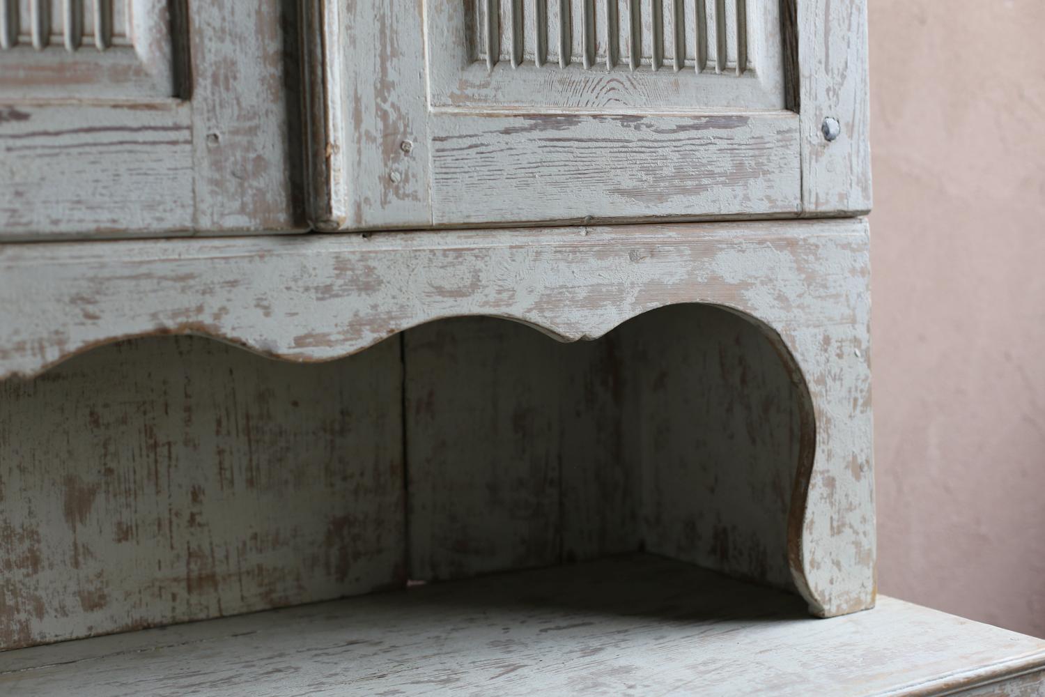 Swedish 1800s Gustavian White Painted Two-Part Cabinet For Sale 3