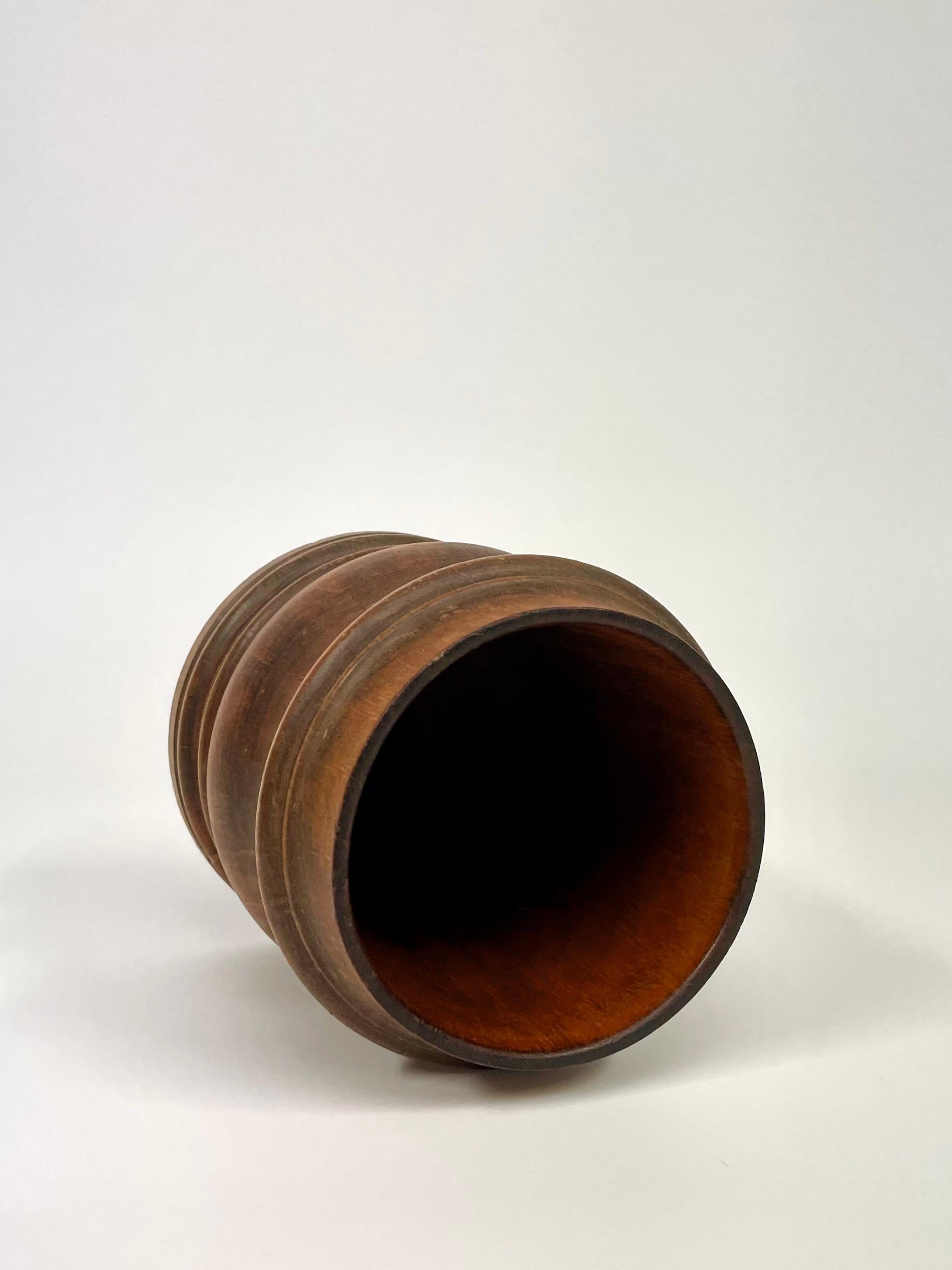 Schwedische 1800er Tabakdose in gedrechseltem Holz im Angebot 3