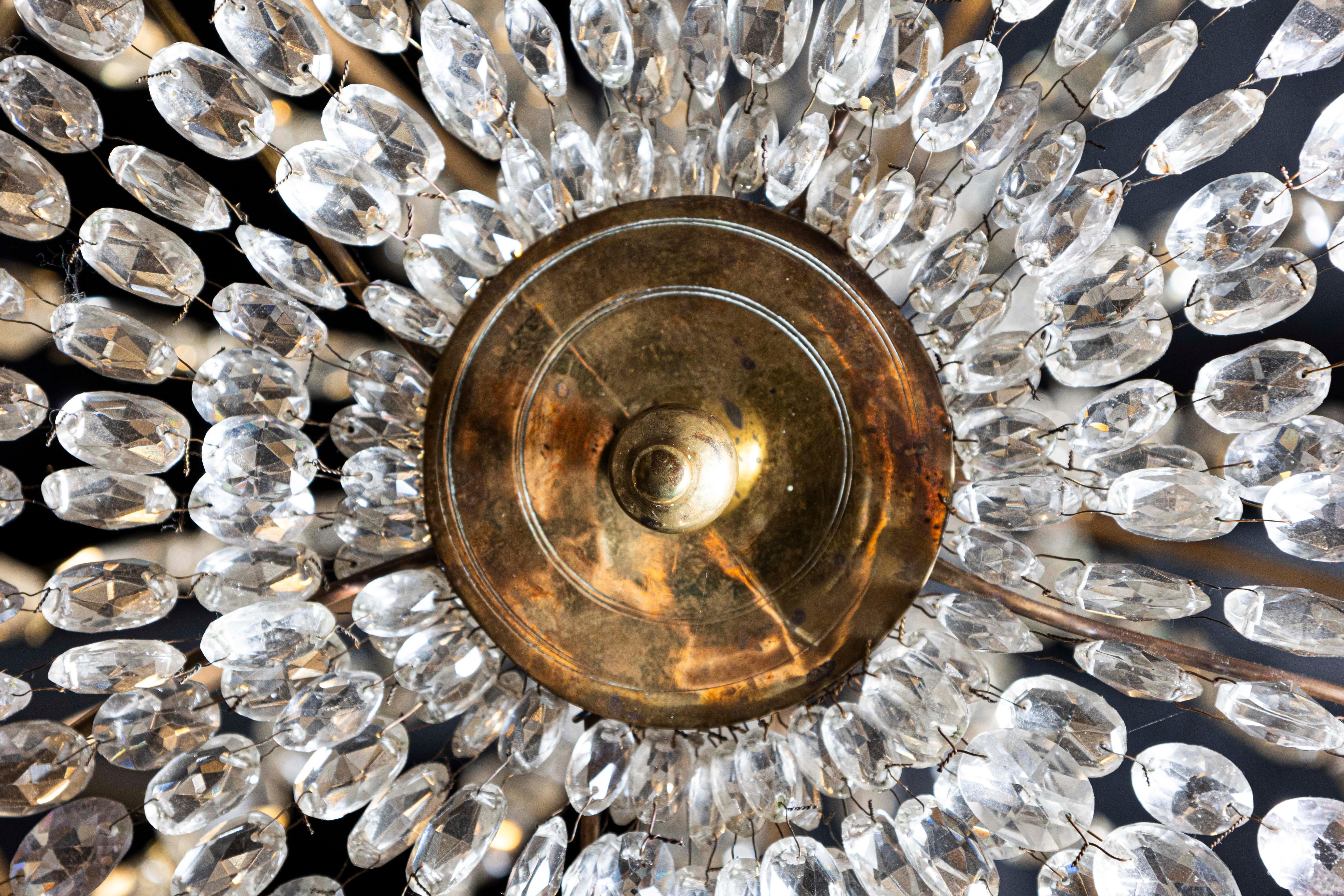 Lustre à cinq lumières en cristal et laiton de la période gustavienne suédoise des années 1810 en vente 8