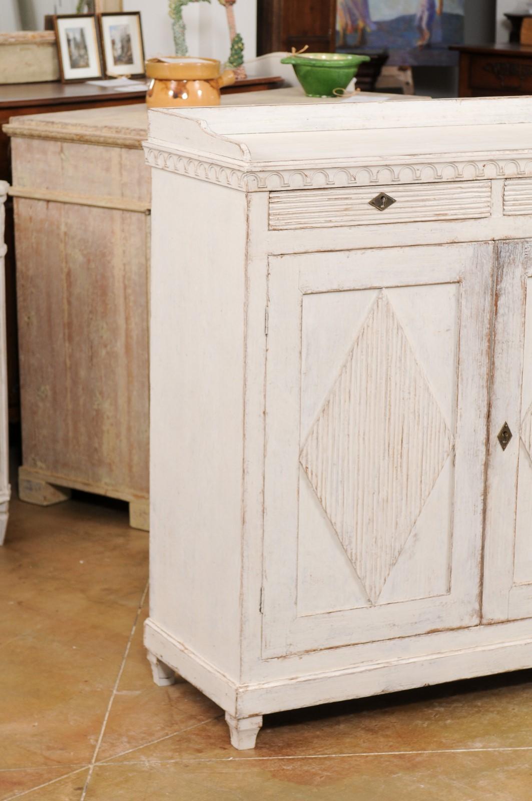19th Century Swedish 1810s Gustavian Period Painted Sideboard with Carved Diamond Motifs For Sale