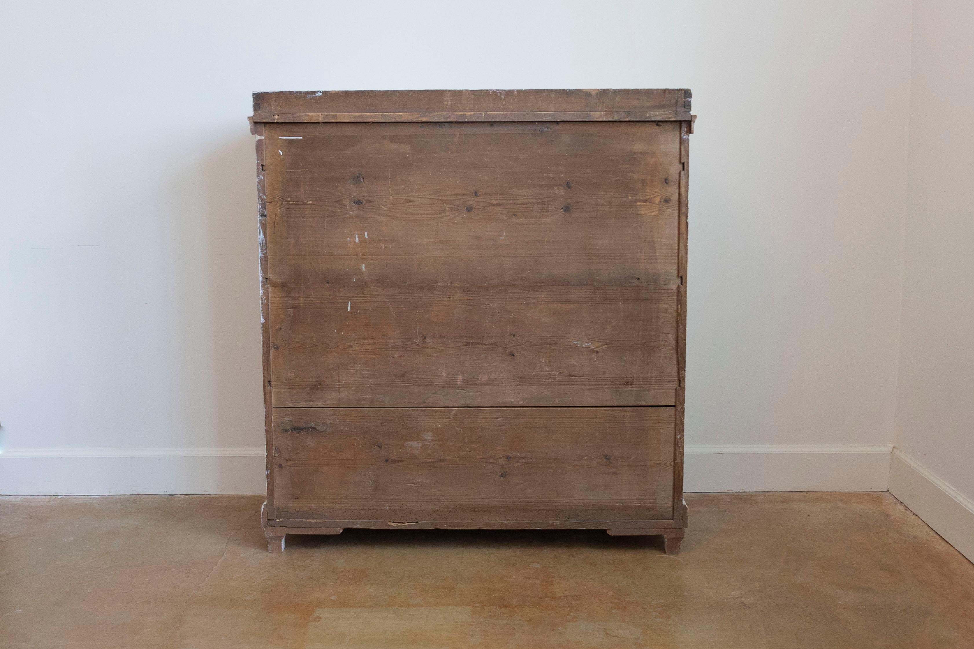 Aparador sueco pintado del periodo Gustaviano de 1810 con motivos de diamantes tallados Madera en venta