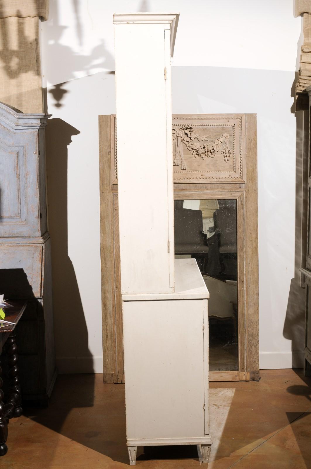 Swedish 1810s Gustavian Period Painted Two-Part Vitrine Cabinet with Glass Doors 4