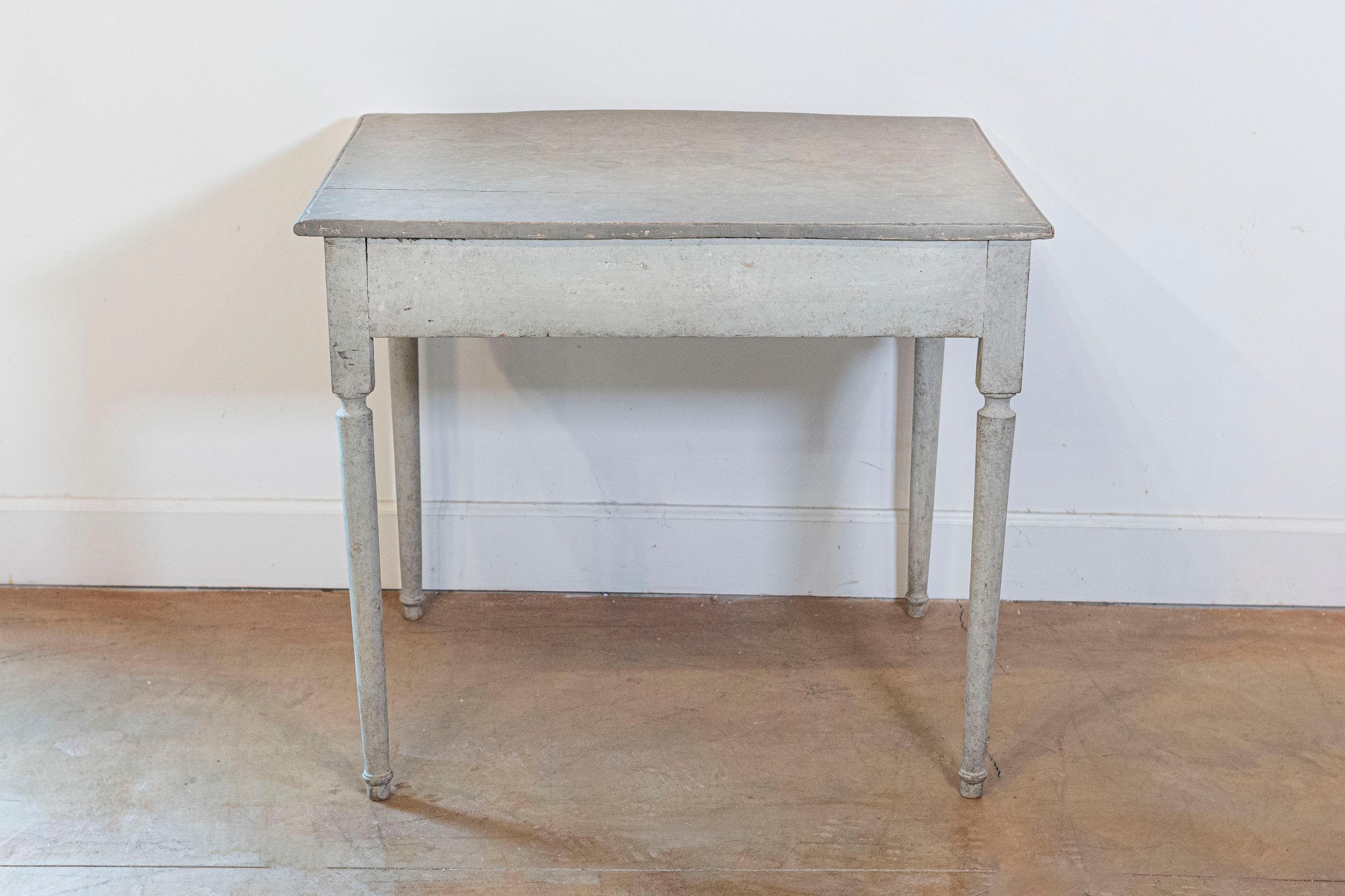 Swedish 1810s Period Gustavian Painted Side Table with Drawer and Carved Apron For Sale 5