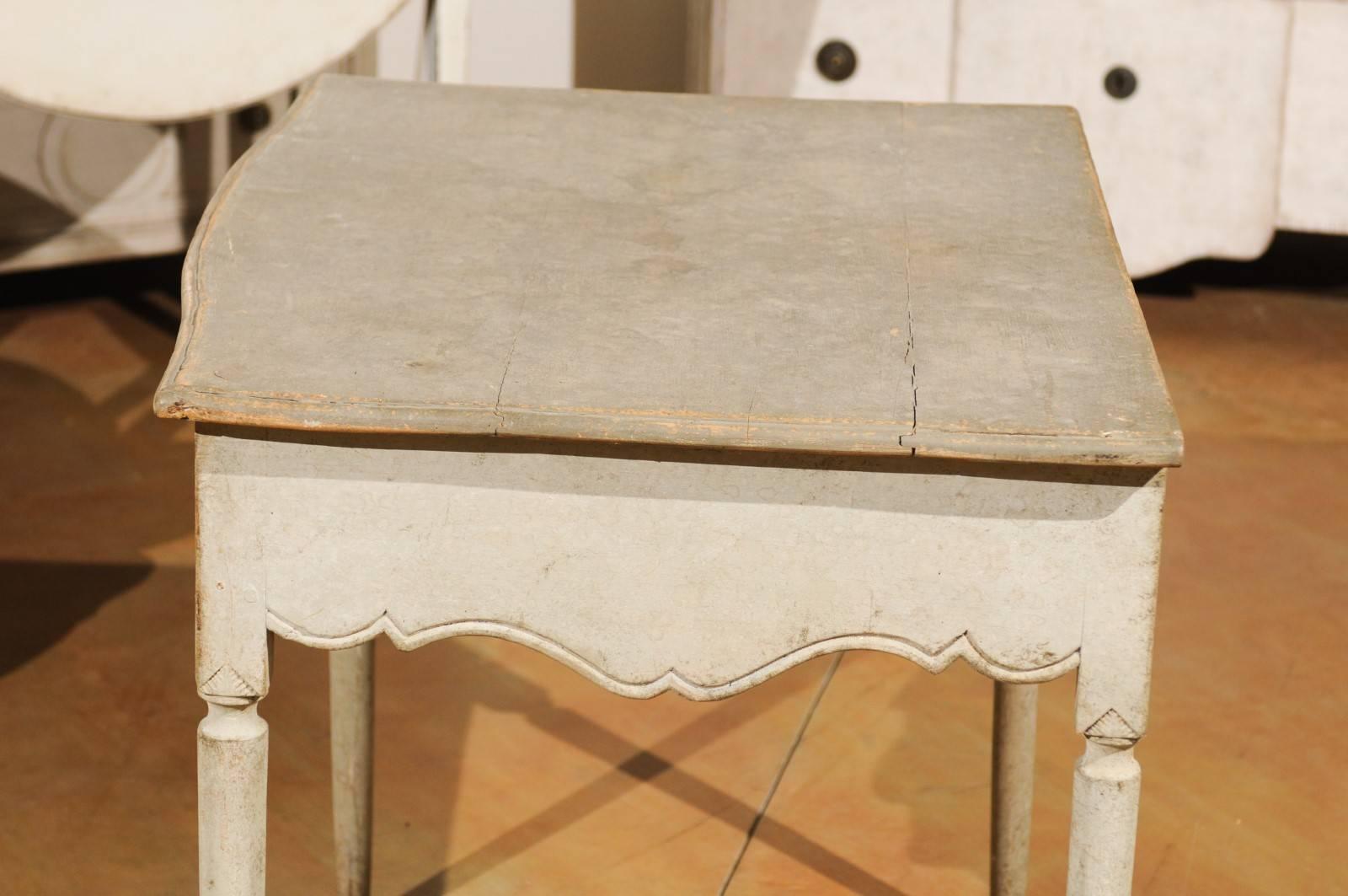 Swedish 1810s Period Gustavian Painted Side Table with Drawer and Carved Apron 5