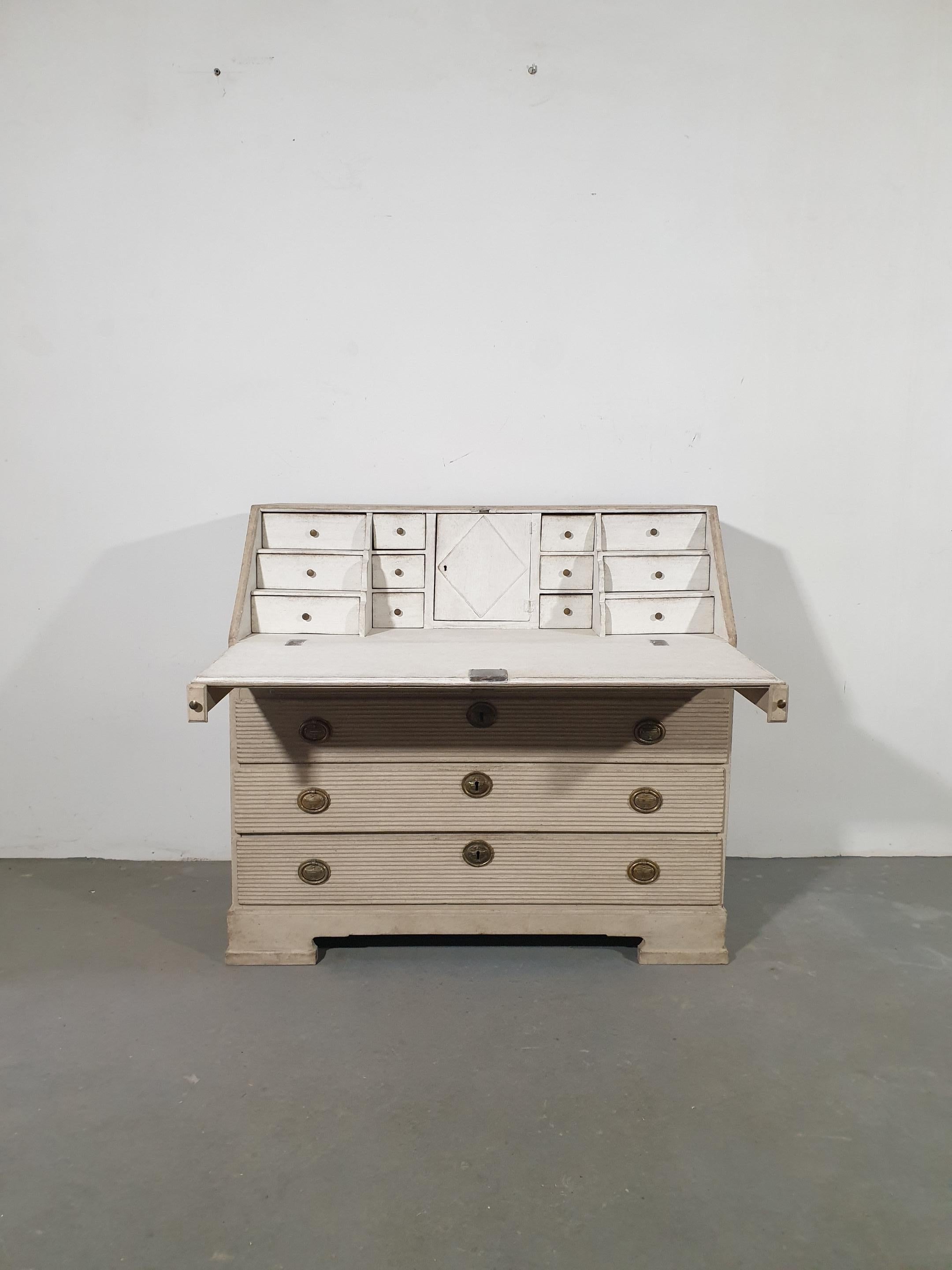 Swedish 1820s Late Gustavian Period Painted Slant-Front Desk with Five Drawers For Sale 4