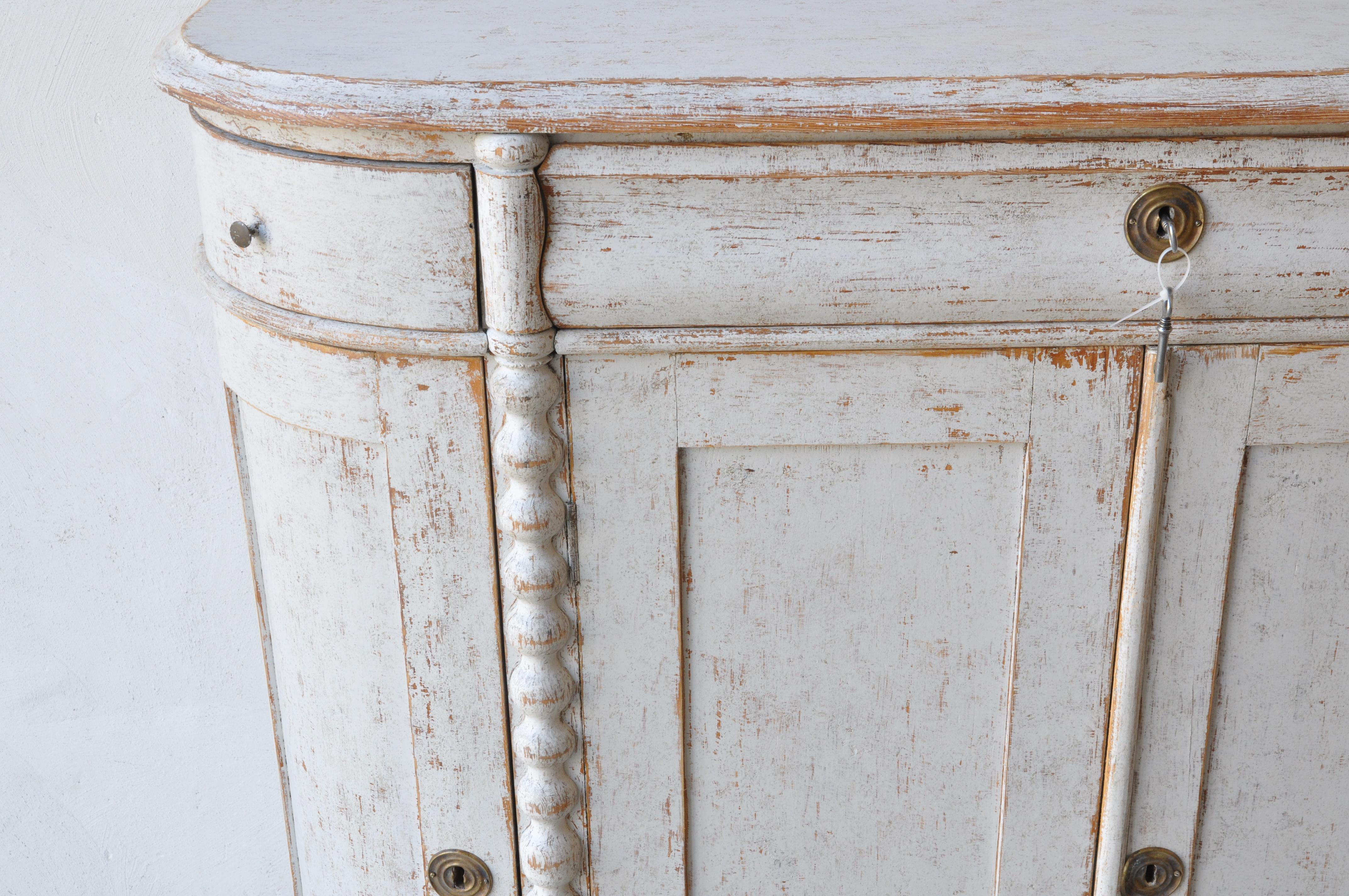 Swedish 1850s Distressed Light Gray Painted Sideboard with Rounded Corners In Good Condition In Atlanta, GA