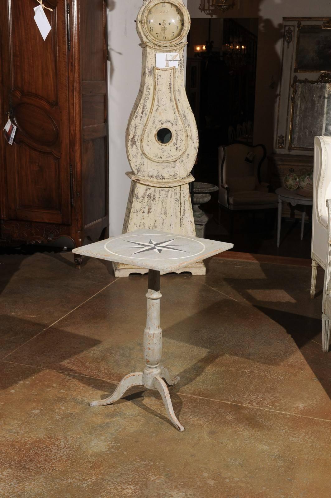 19th Century Swedish 1850s Grey Painted Guéridon Pedestal Side Table with Wind Rose Motif For Sale