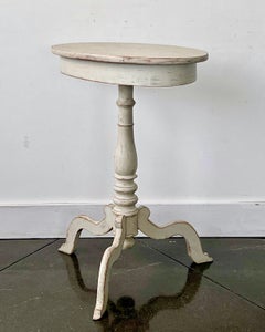 Schwedisch 1850s gemalt über Tabelle