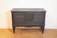 Coffre suédois des années 1855 avec porte centrale et sept tiroirs