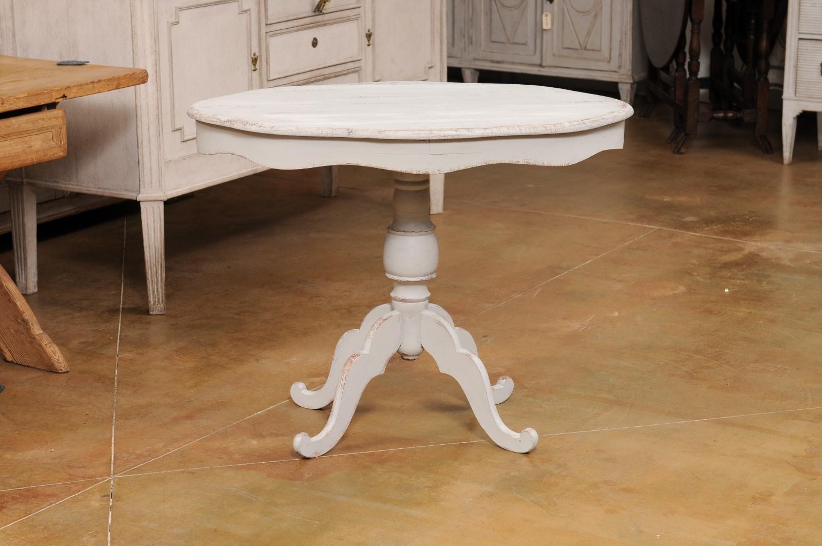 Swedish 1860s Painted Oval Pedestal Table with Carved Apron and Quadripod Base For Sale 8