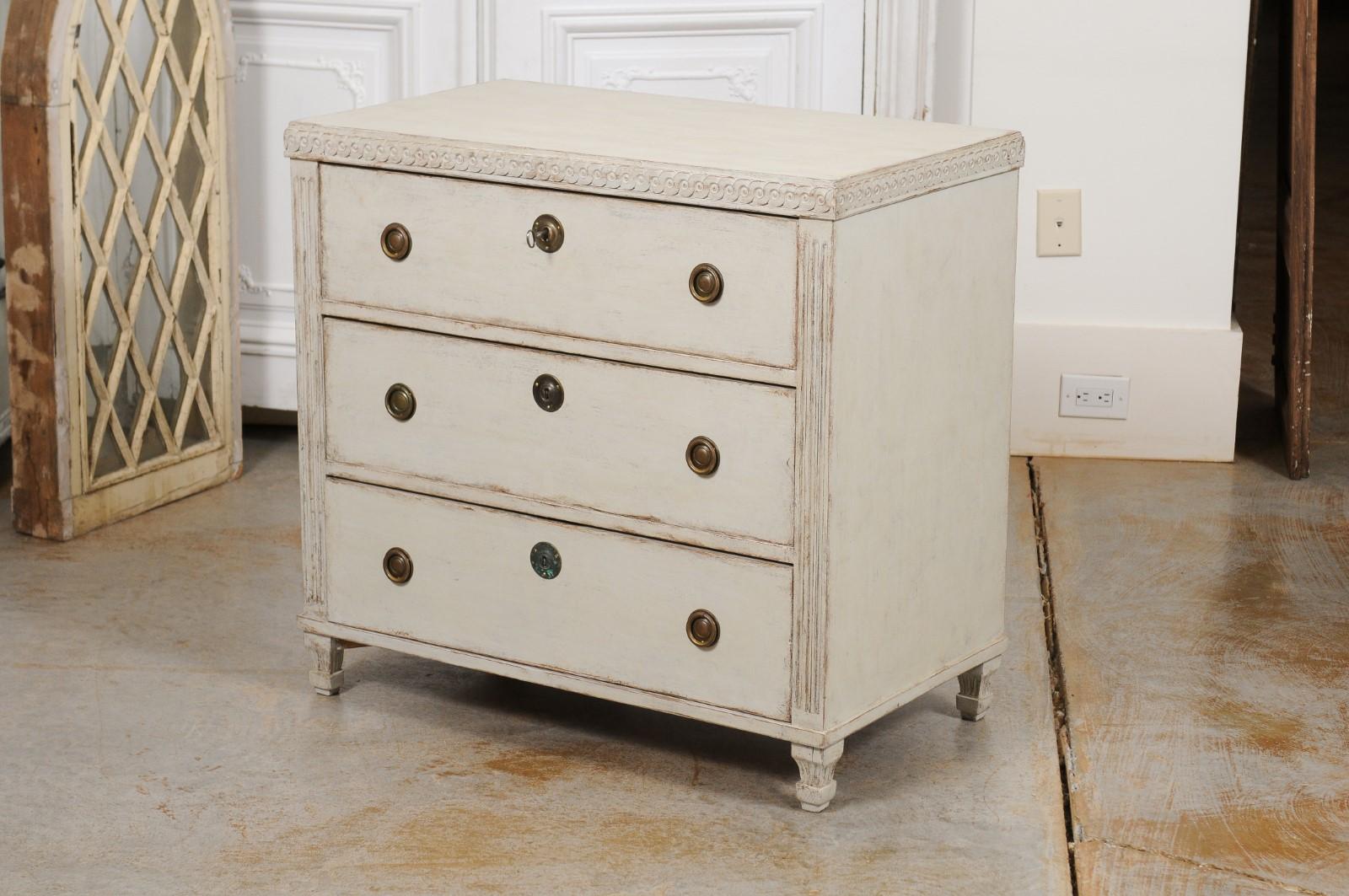 Swedish 1865 Neoclassical Style Painted Three-Drawer Chest with Guilloches For Sale 5