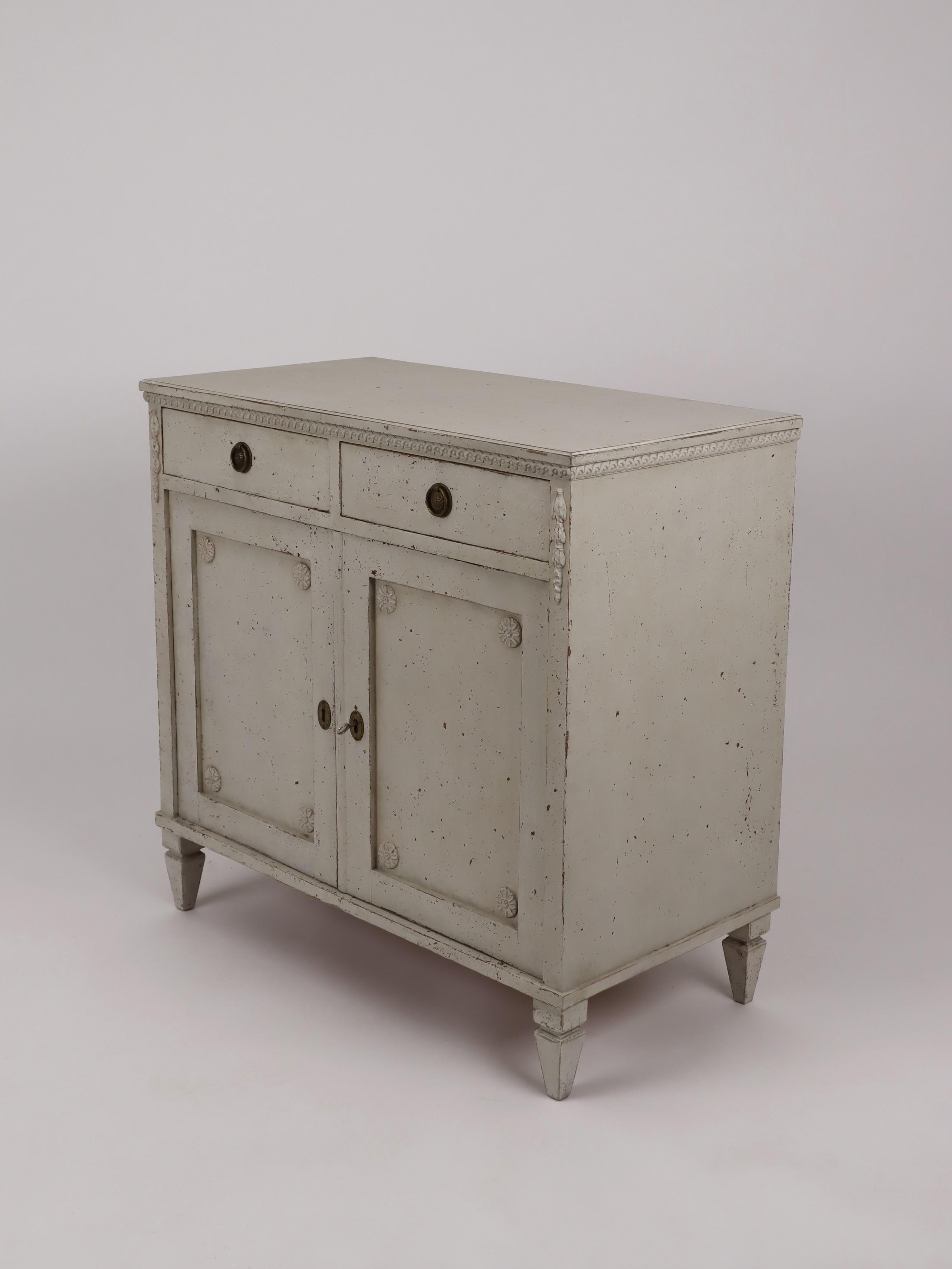 Swedish 1880s Gustavian Style Gray Painted Sideboard with Carved Guilloches For Sale 4