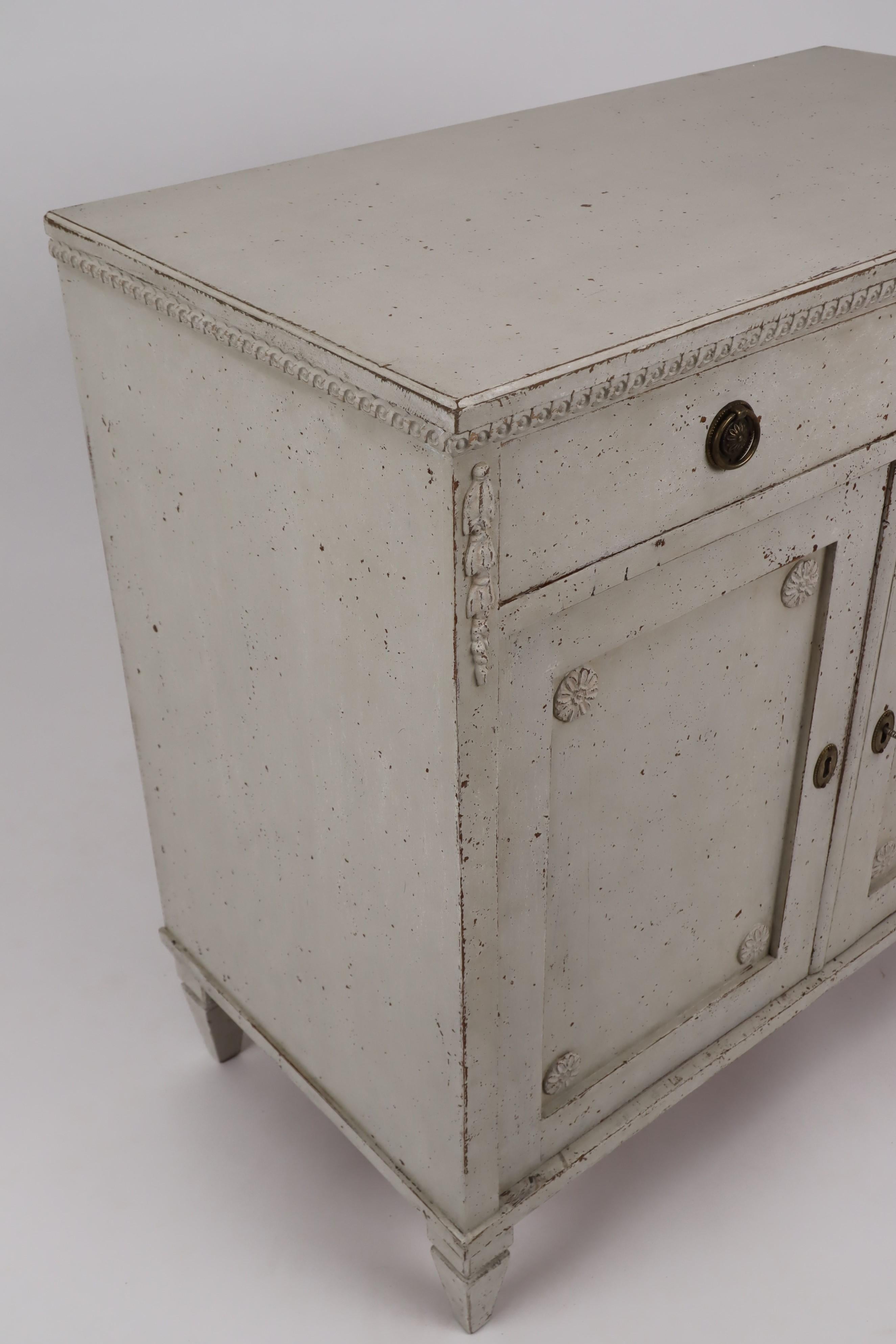 Swedish 1880s Gustavian Style Gray Painted Sideboard with Carved Guilloches For Sale 4