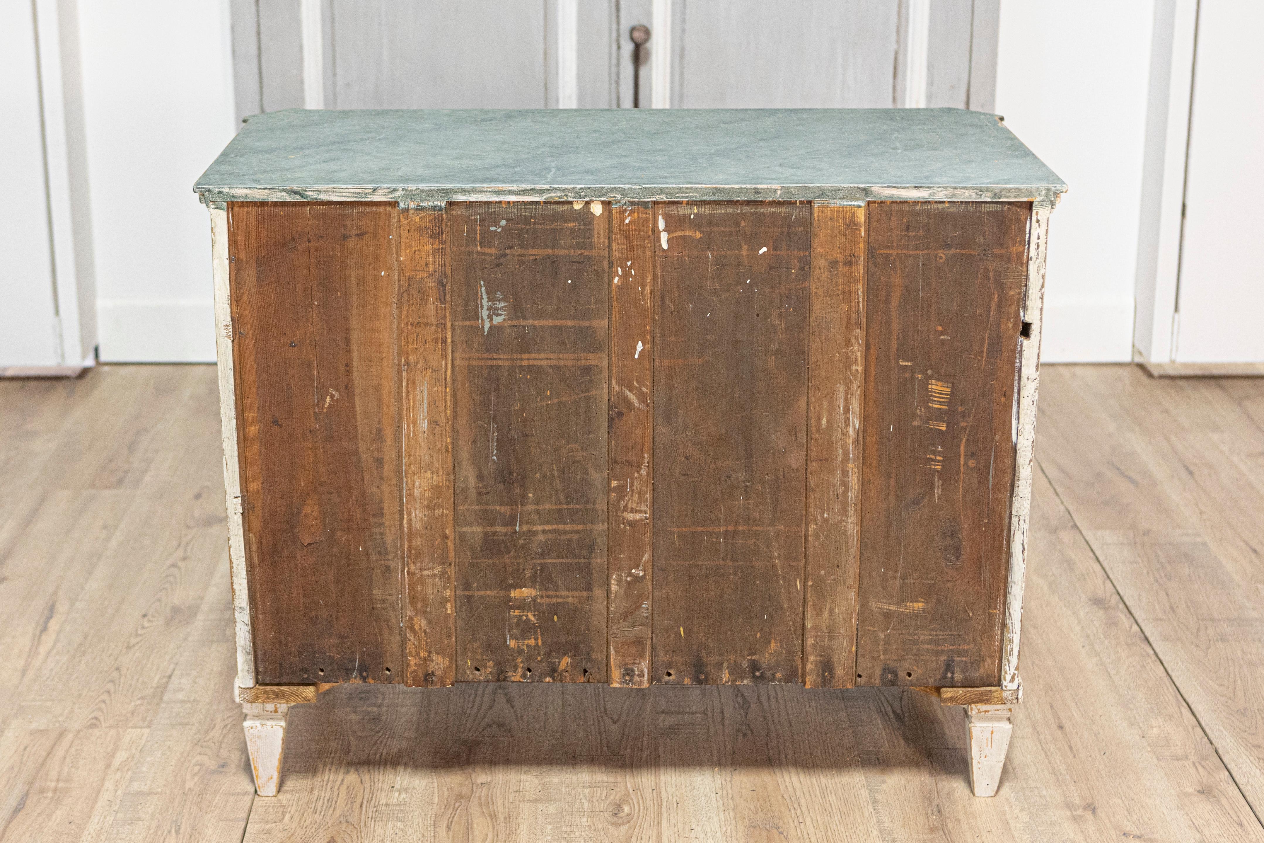 Swedish 1880s Gustavian Style Off White Painted Commode with Marbleized Top For Sale 3