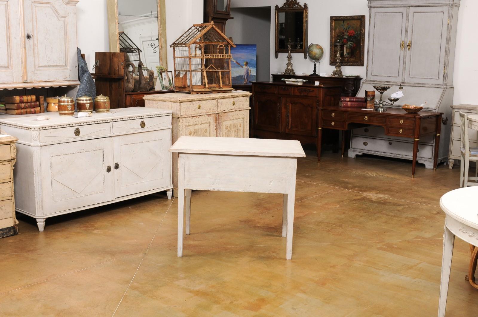 Swedish 1880s Gustavian Style Painted Side Table with Three Reeded Drawers For Sale 4